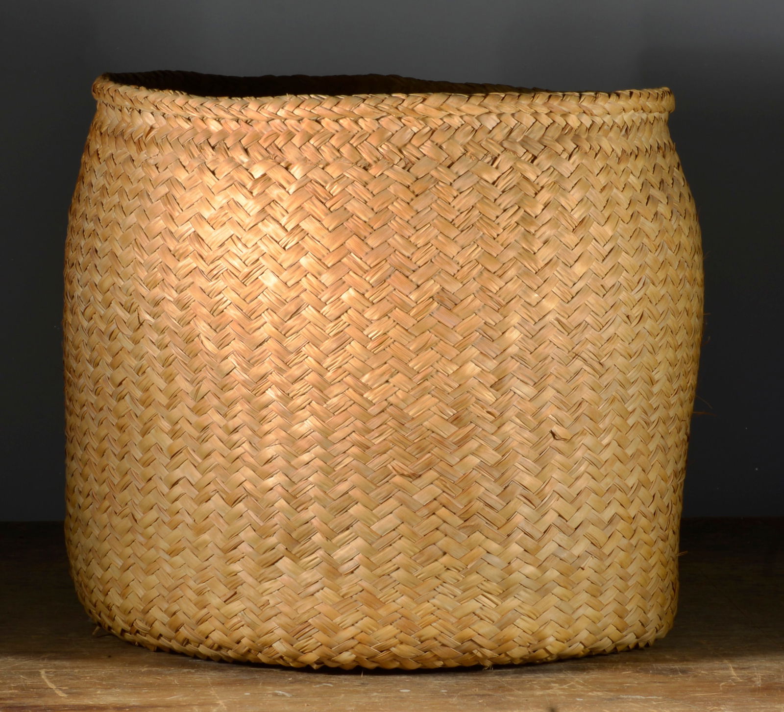 Appalachain Southern Hand Made Basket (1 of 2)