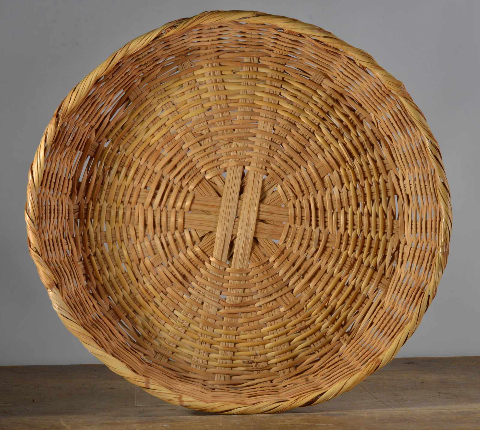 Appalachain Southern Hand Made Basket (1 of 2)