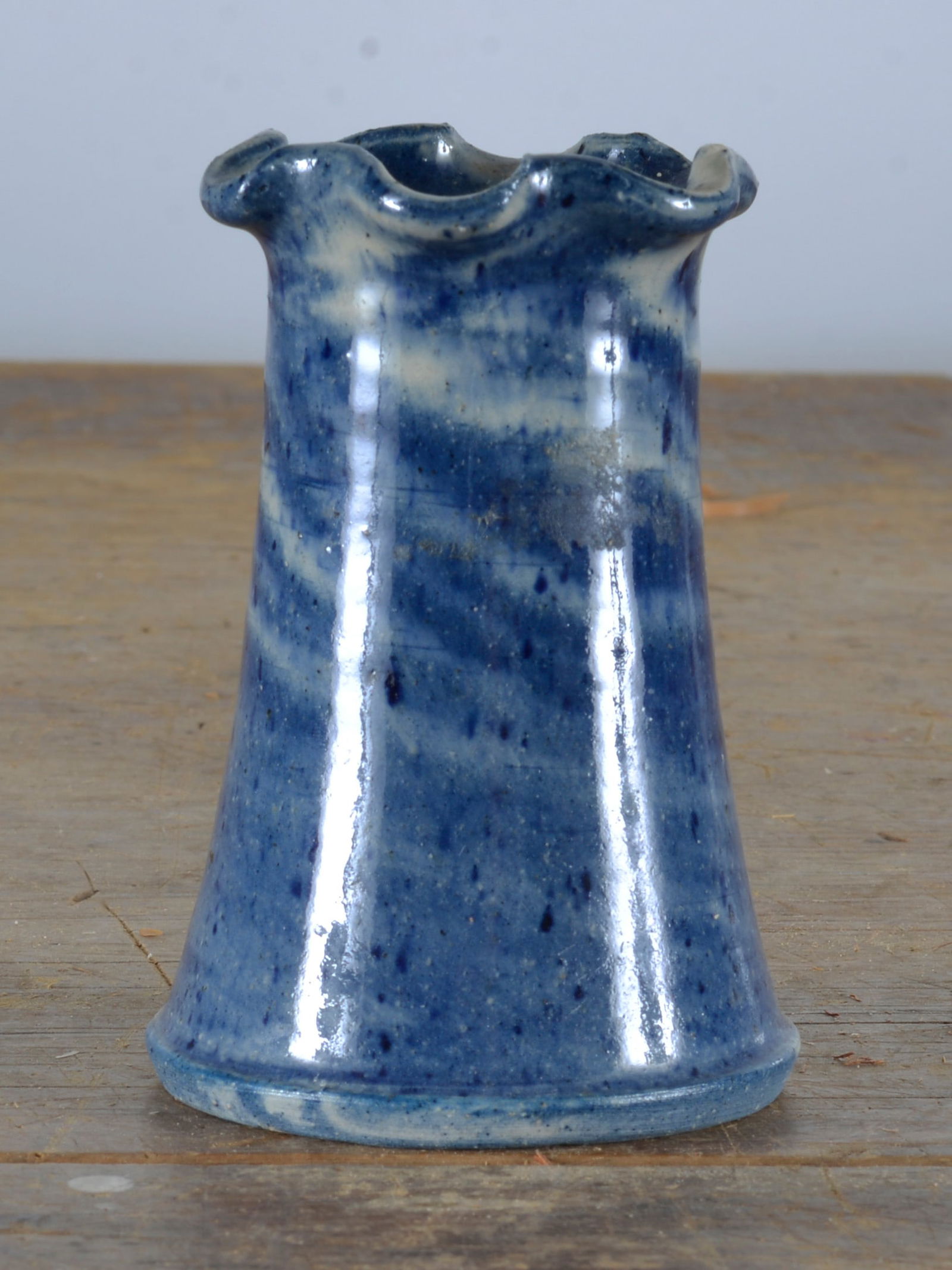 Charles Lisk Swirl Small Vase (1 of 2)