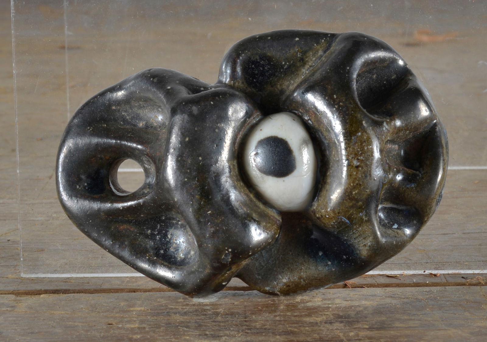 Meaders Pottery Wall Hanging Eye (1 of 2)