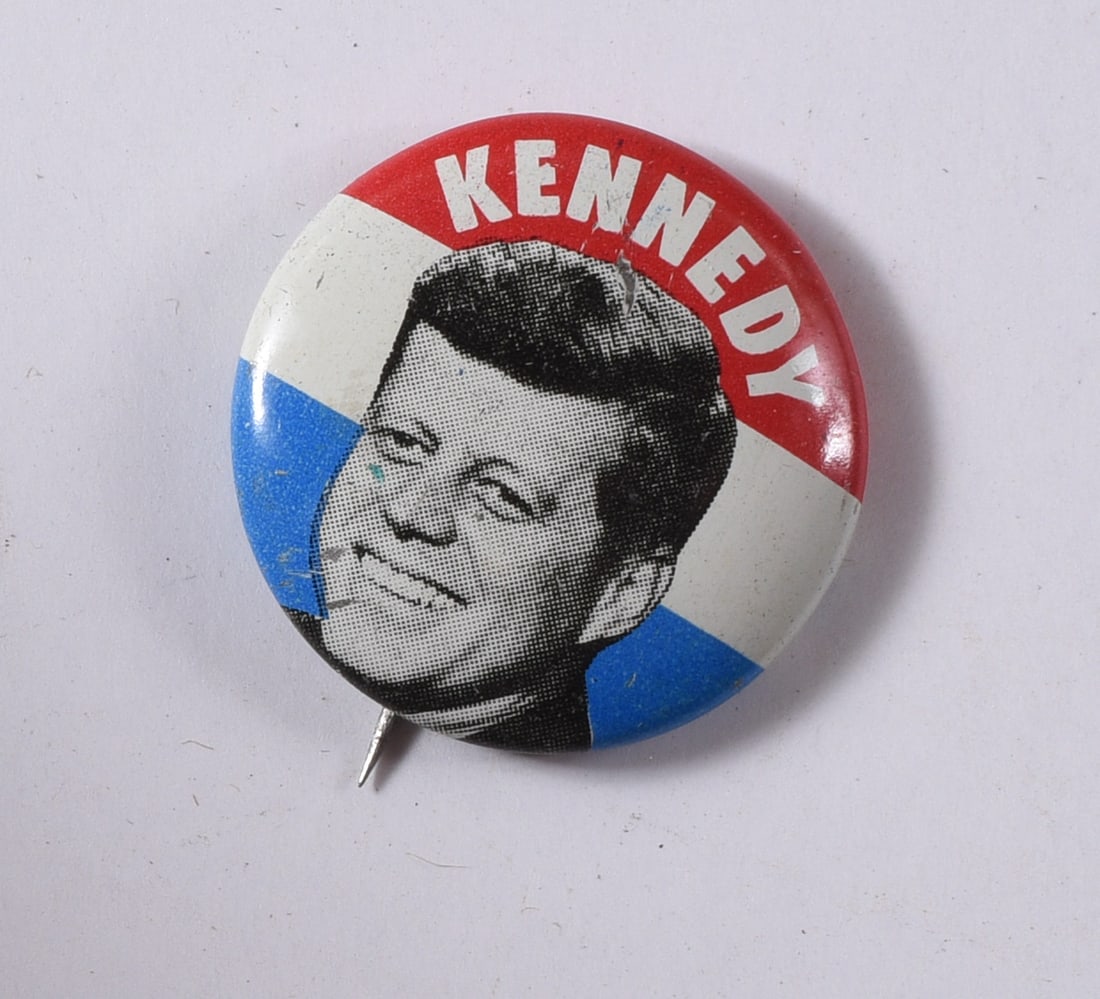 JFK JOHN F. KENNEDY POLITICAL PINBACK BUTTON (1 of 1)