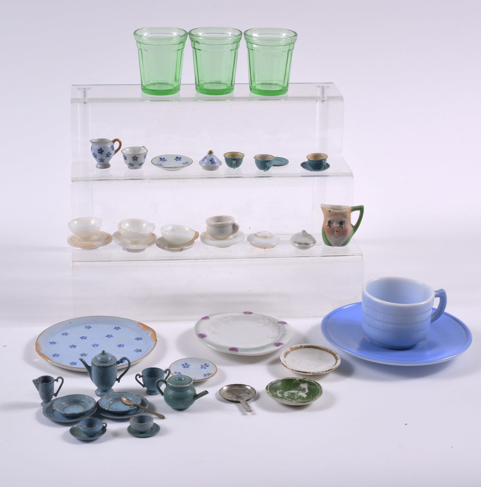 DEPRESSION GLASS SHOT GLASSES AND MINI TEA SET PARTS (1 of 1)
