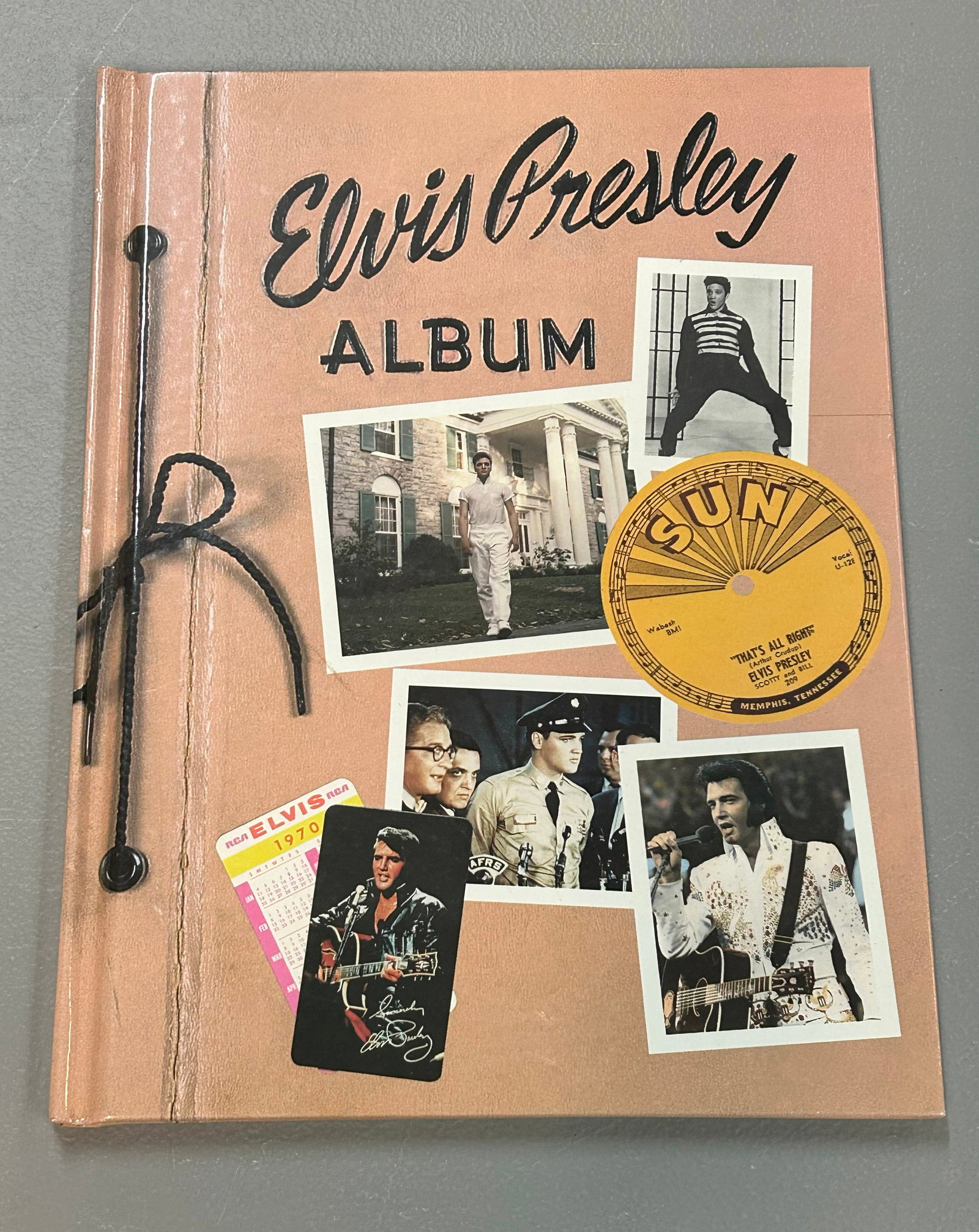 VINTAGE ELVIS PRESLEY BOOK (1 of 1)