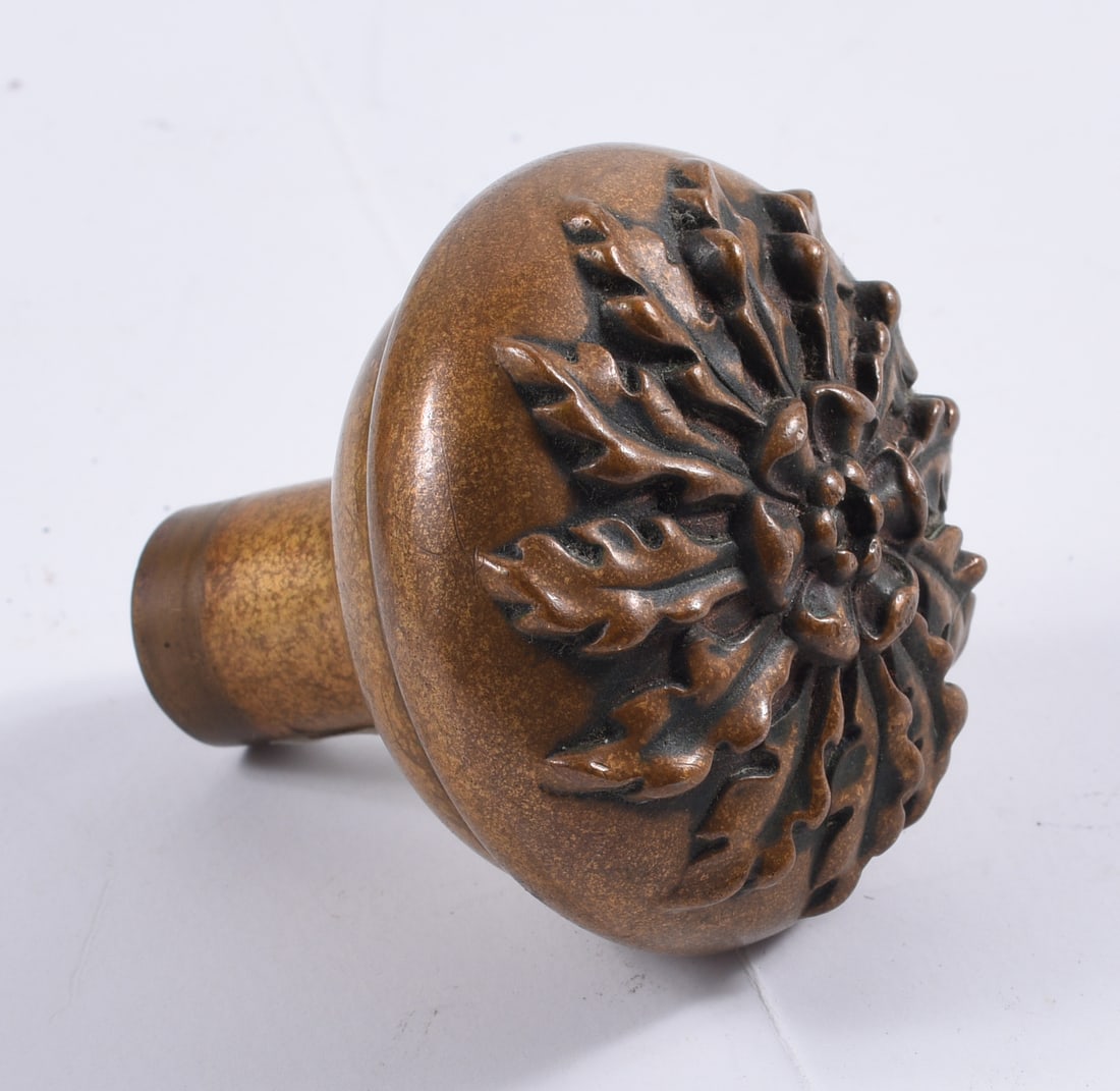 antique hardware door knob, pulls, accents: all items are sold as is. We will combine shipping on multiple lots. If you see it in the picture that’s what your buying. Look at the pictures good no refunds all sales are final.