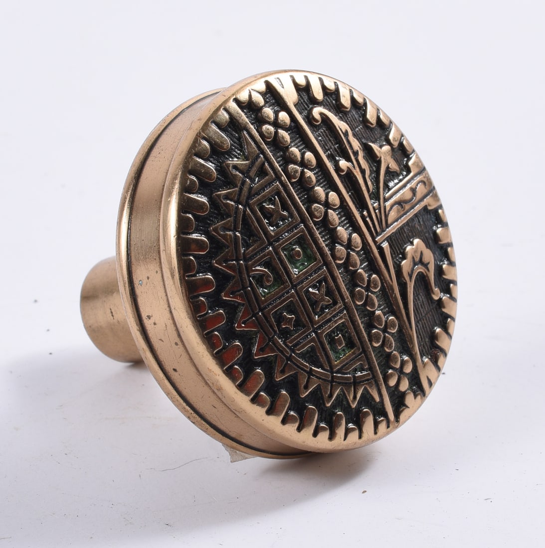 antique hardware door knob, pulls, accents: all items are sold as is. We will combine shipping on multiple lots. If you see it in the picture that’s what your buying. Look at the pictures good no refunds all sales are final.
