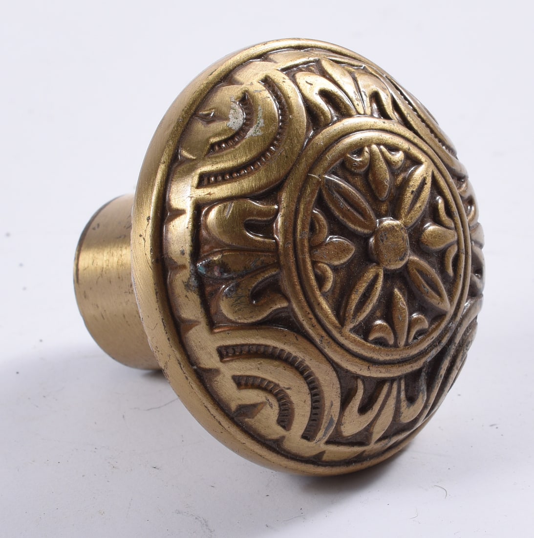 antique hardware door knob, pulls, accents: all items are sold as is. We will combine shipping on multiple lots. If you see it in the picture that’s what your buying. Look at the pictures good no refunds all sales are final.
