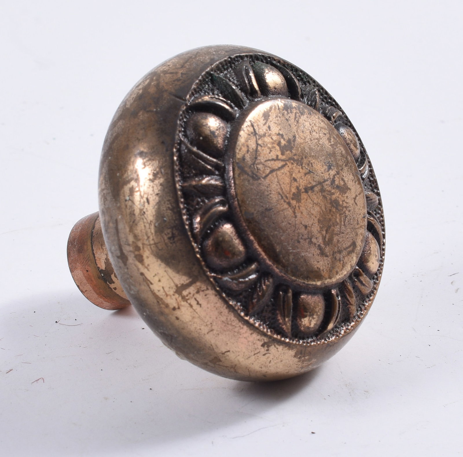 antique hardware door knob, pulls, accents: all items are sold as is. We will combine shipping on multiple lots. If you see it in the picture that’s what your buying. Look at the pictures good no refunds all sales are final.
