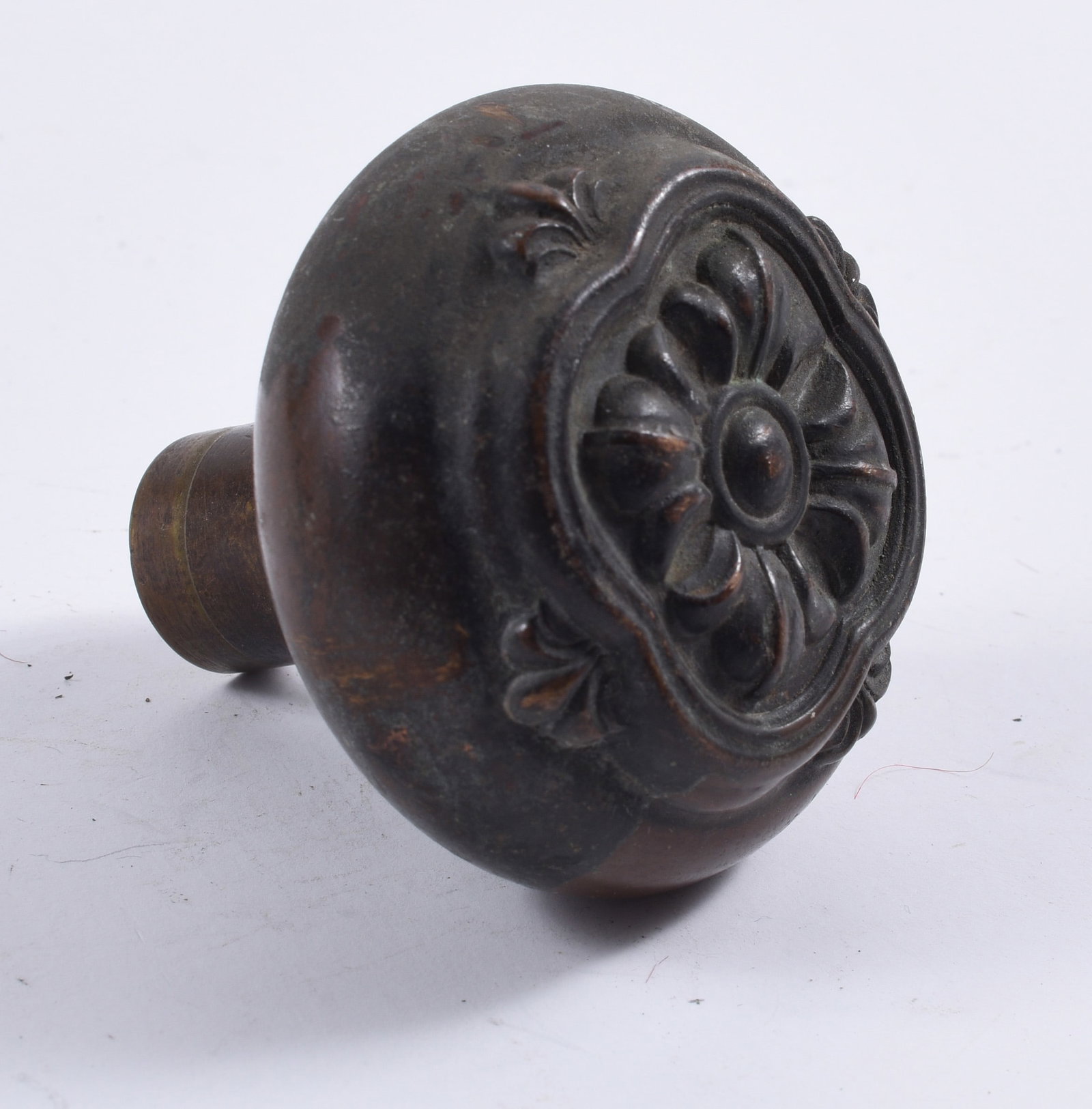 antique hardware door knob, pulls, accents: all items are sold as is. We will combine shipping on multiple lots. If you see it in the picture that’s what your buying. Look at the pictures good no refunds all sales are final.