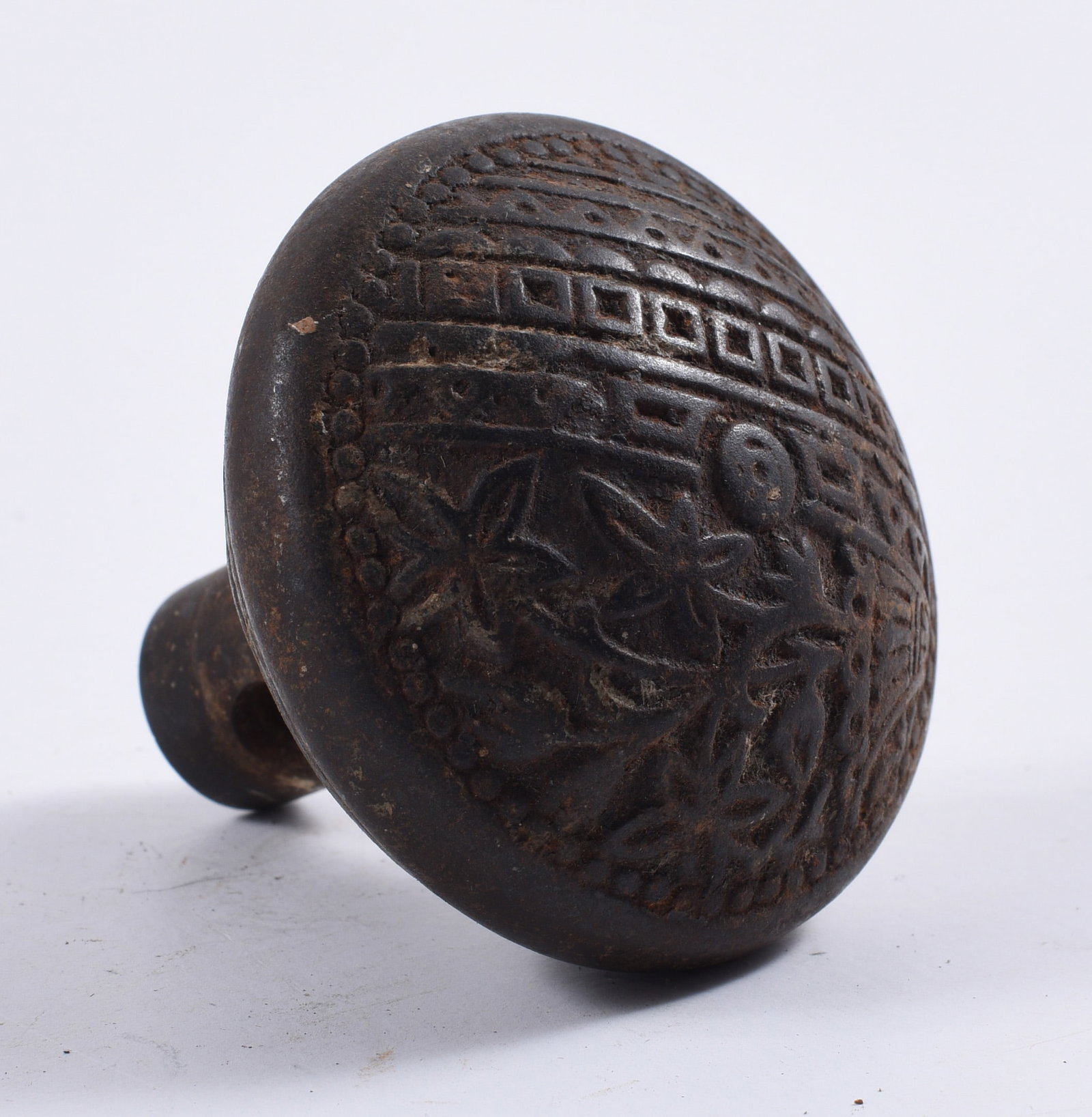 antique hardware door knob, pulls, accents: all items are sold as is. We will combine shipping on multiple lots. If you see it in the picture that’s what your buying. Look at the pictures good no refunds all sales are final.