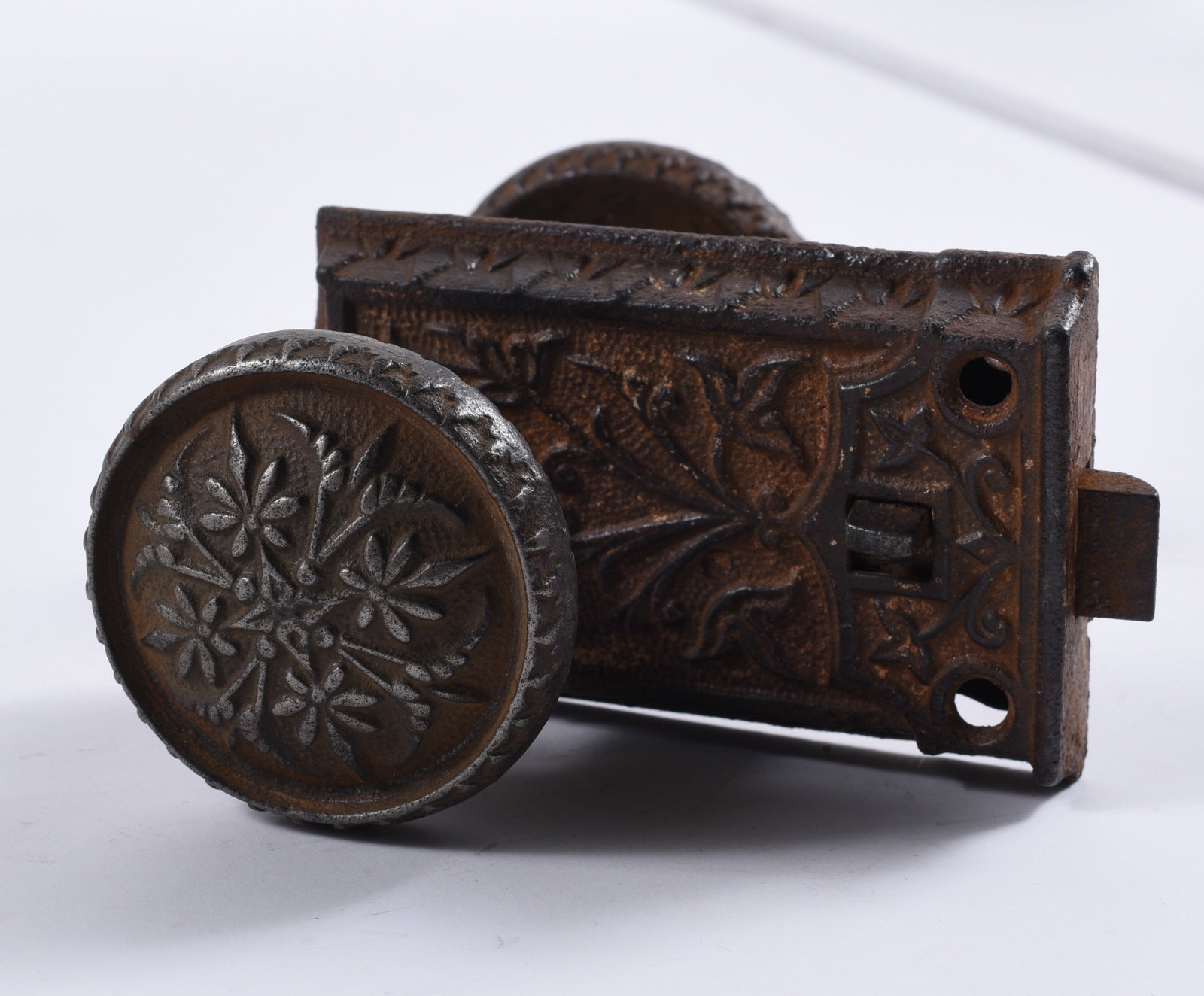 antique hardware door knob, pulls, accents: all items are sold as is. We will combine shipping on multiple lots. If you see it in the picture that’s what your buying. Look at the pictures good no refunds all sales are final.