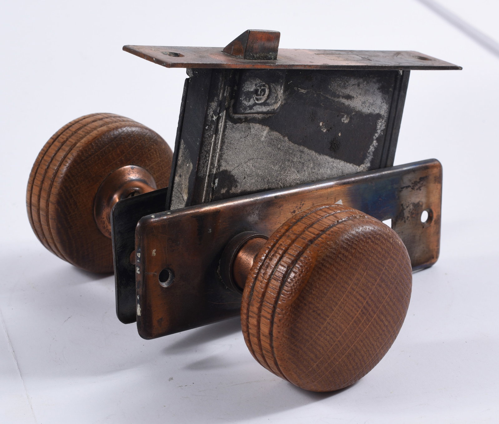 antique hardware door knob, pulls, accents: all items are sold as is. We will combine shipping on multiple lots. If you see it in the picture that’s what your buying. Look at the pictures good no refunds all sales are final.