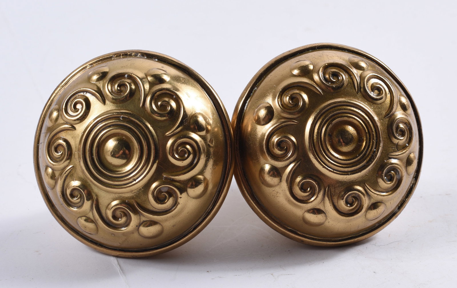 antique hardware door knob, pulls, accents: all items are sold as is. We will combine shipping on multiple lots. If you see it in the picture that’s what your buying. Look at the pictures good no refunds all sales are final.
