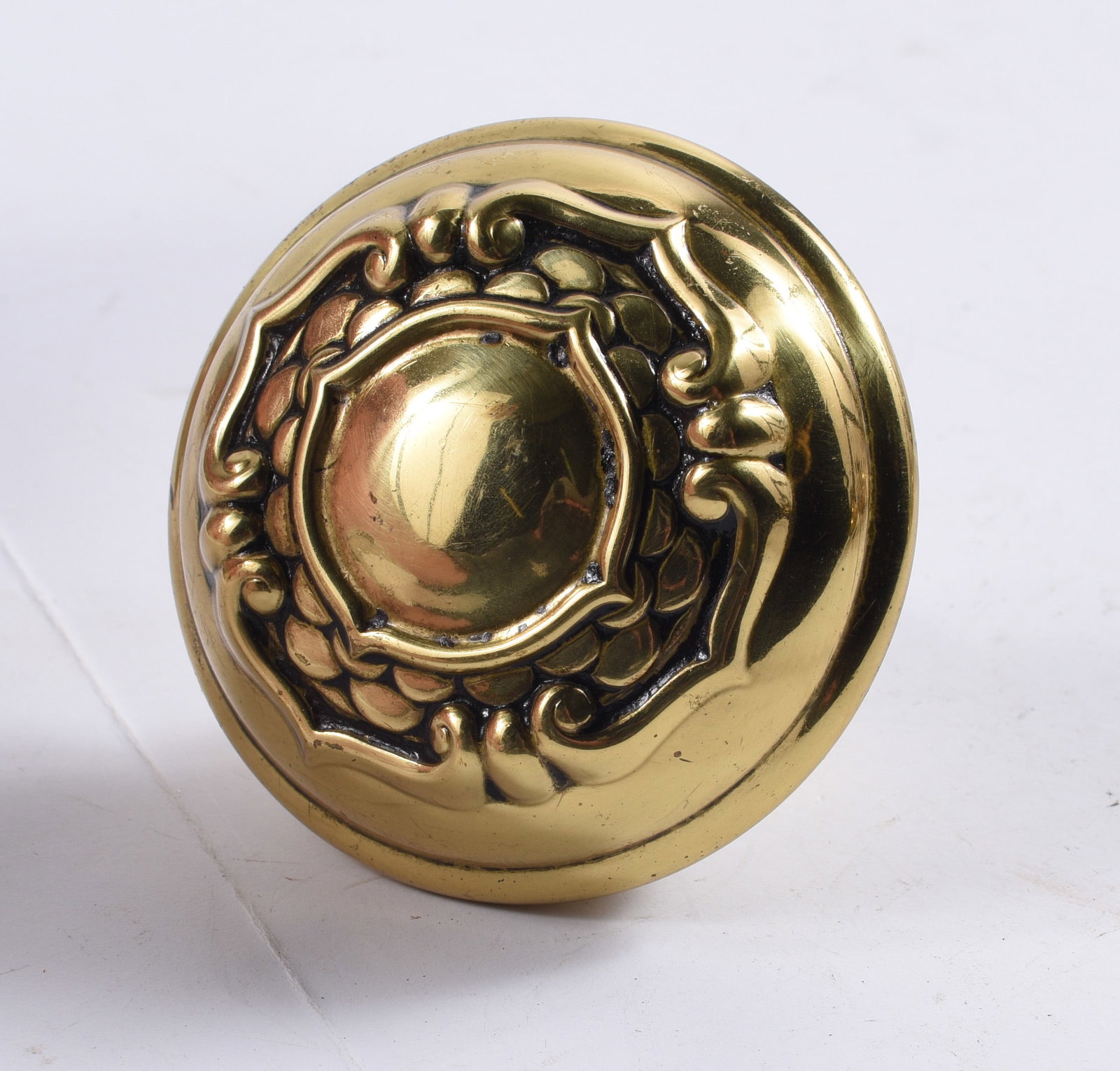 antique hardware door knob, pulls, accents: all items are sold as is. We will combine shipping on multiple lots. If you see it in the picture that’s what your buying. Look at the pictures good no refunds all sales are final.