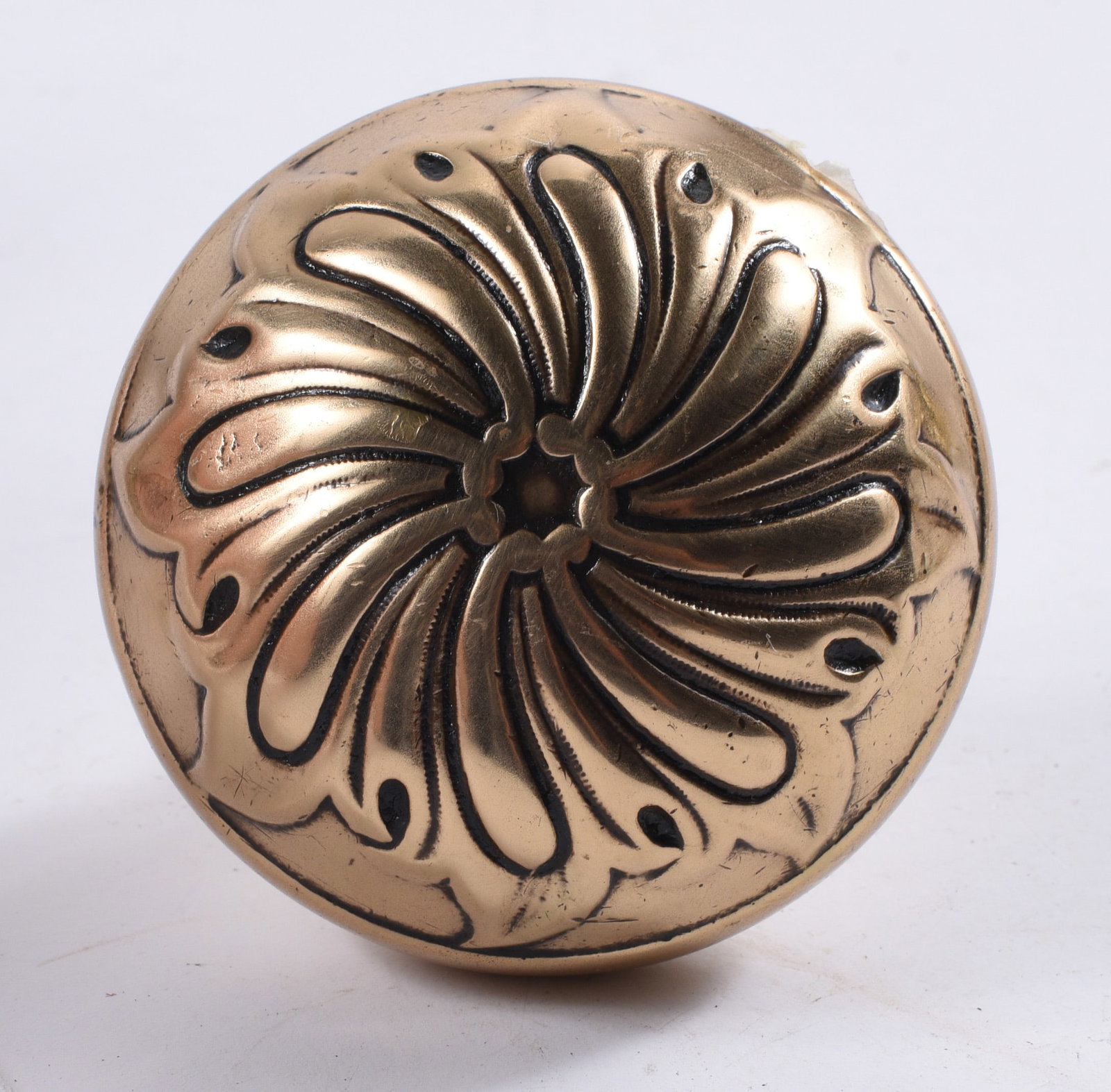 antique hardware door knob, pulls, accents: all items are sold as is. We will combine shipping on multiple lots. If you see it in the picture that’s what your buying. Look at the pictures good no refunds all sales are final.