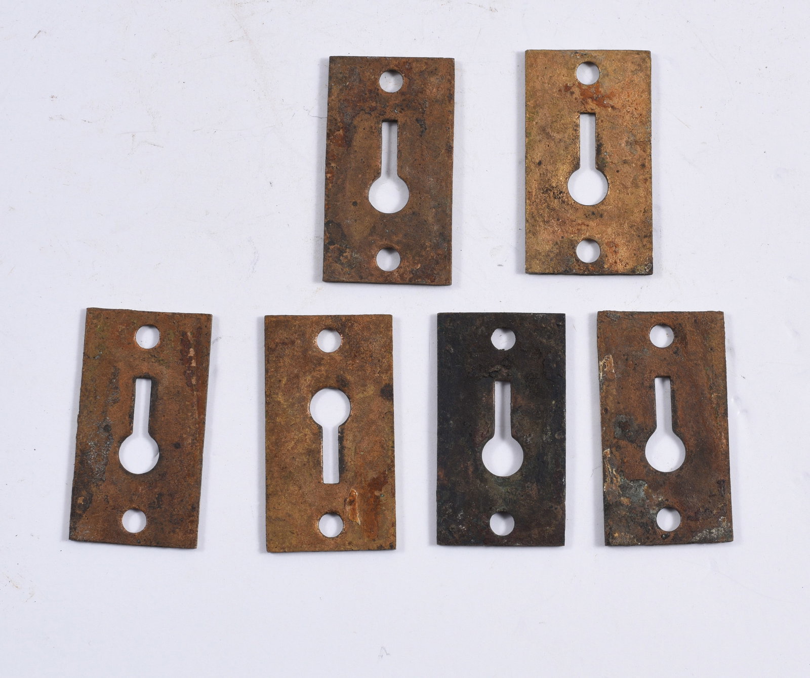 antique hardware door knob, pulls, accents: all items are sold as is. We will combine shipping on multiple lots. If you see it in the picture that’s what your buying. Look at the pictures good no refunds all sales are final.