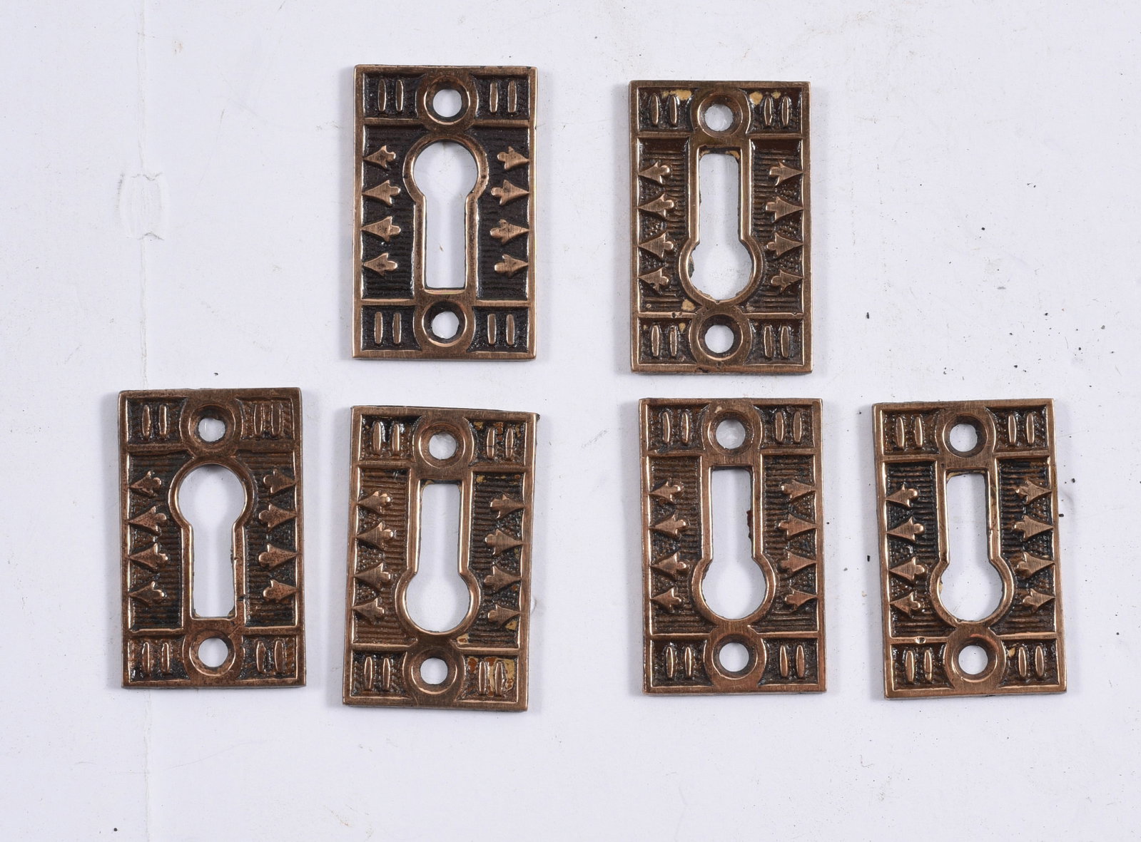 antique hardware door knob, pulls, accents: all items are sold as is. We will combine shipping on multiple lots. If you see it in the picture that’s what your buying. Look at the pictures good no refunds all sales are final.