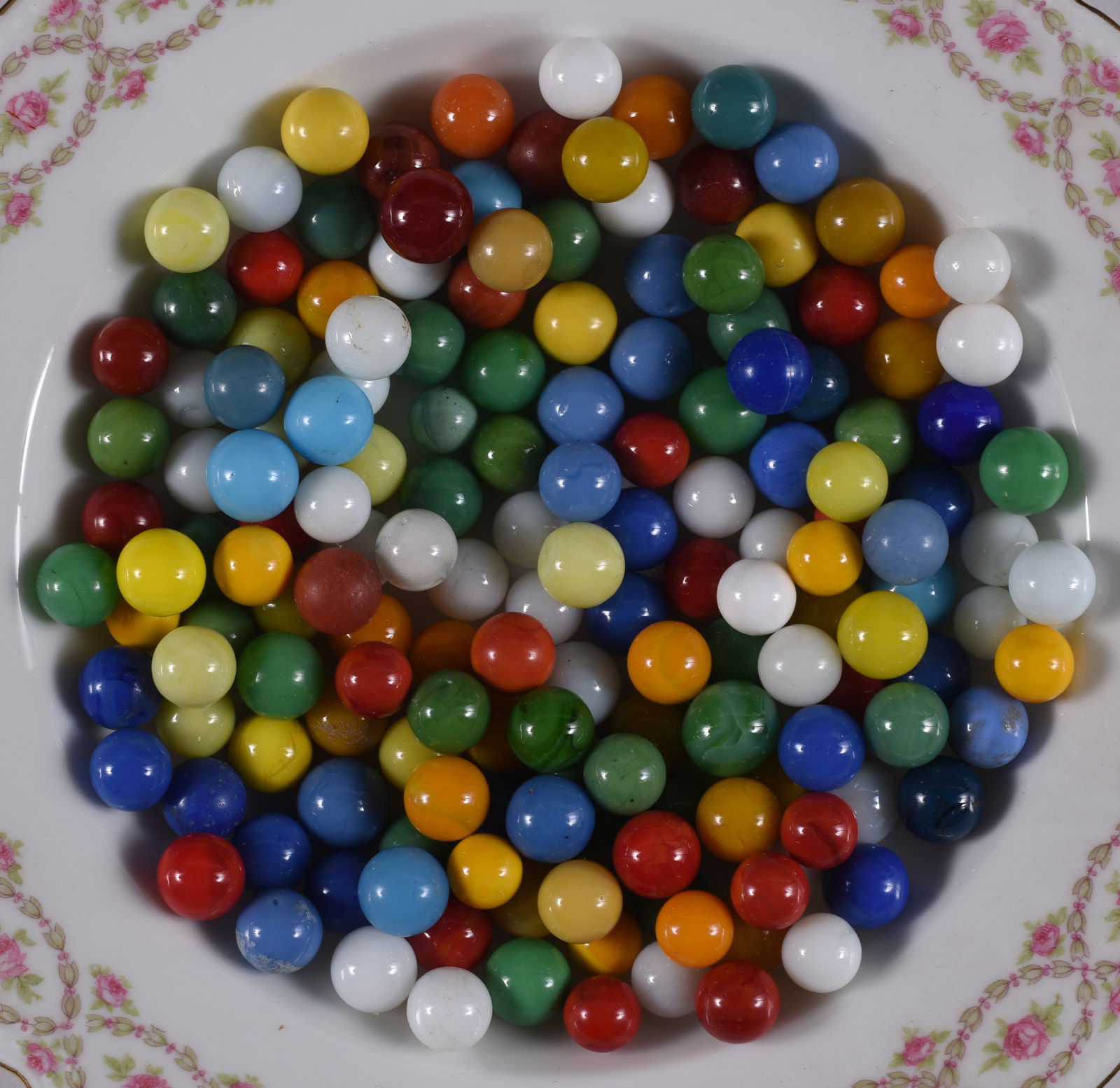 Antique Marbles, Marble Collection: all items are sold as is. We will combine shipping on multiple lots. If you see it in the picture that’s what your buying. Look at the pictures good no refunds all sales are final.