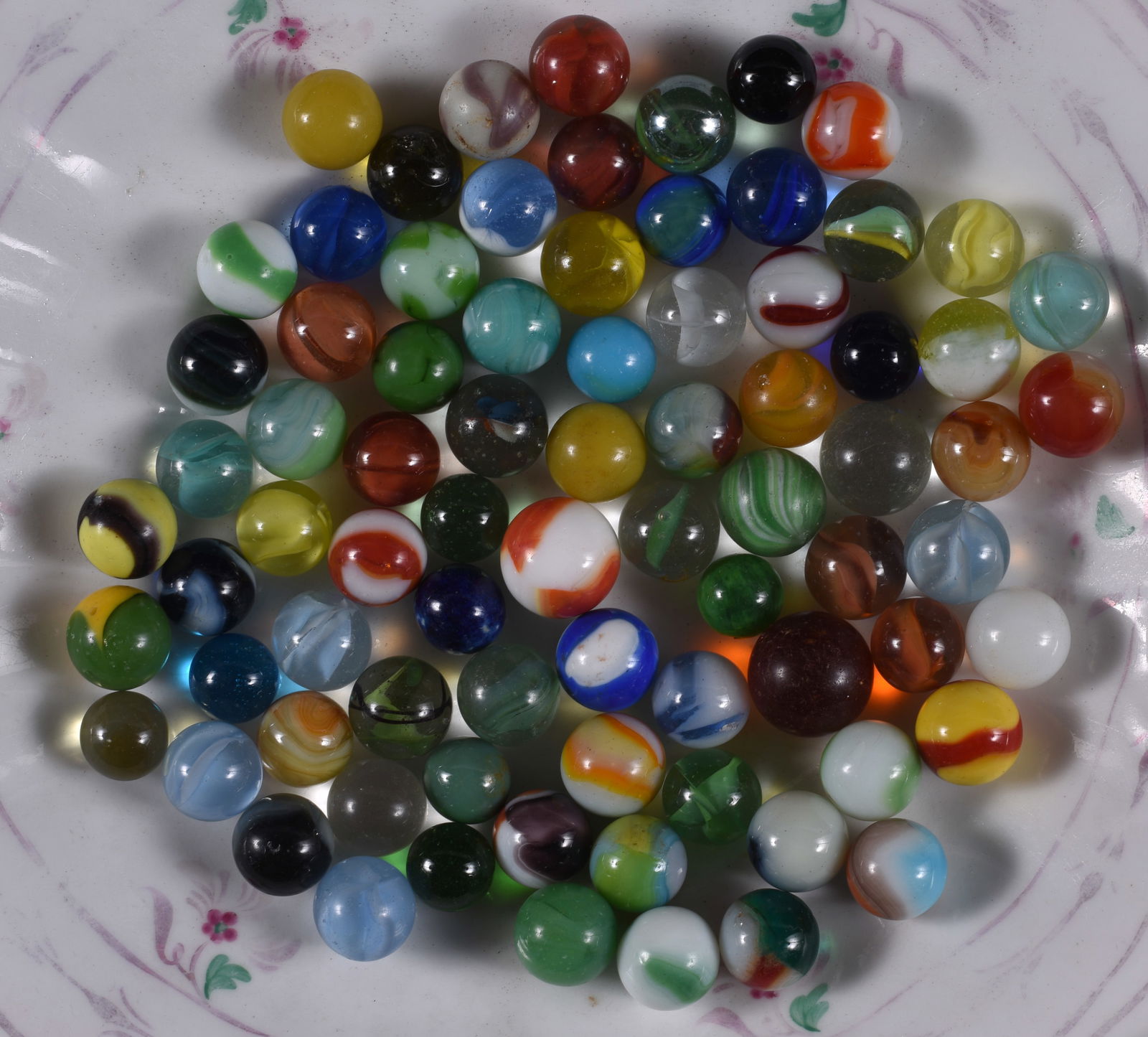 Antique Marbles, Marble Collection: all items are sold as is. We will combine shipping on multiple lots. If you see it in the picture that’s what your buying. Look at the pictures good no refunds all sales are final.
