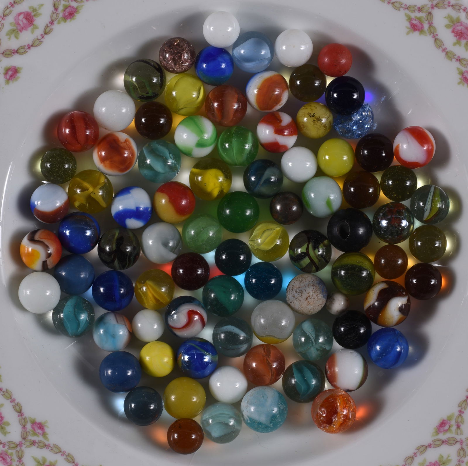 Antique Marbles, Marble Collection: all items are sold as is. We will combine shipping on multiple lots. If you see it in the picture that’s what your buying. Look at the pictures good no refunds all sales are final.