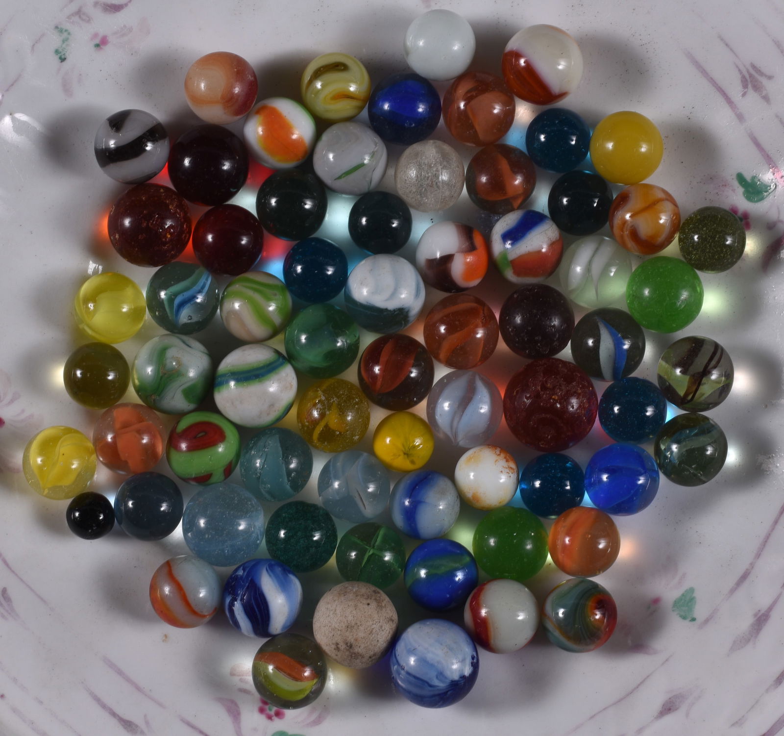 Antique Marbles, Marble Collection: all items are sold as is. We will combine shipping on multiple lots. If you see it in the picture that’s what your buying. Look at the pictures good no refunds all sales are final.