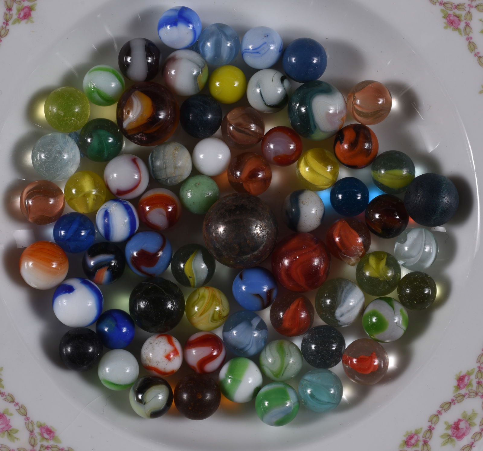 Antique Marbles, Marble Collection: all items are sold as is. We will combine shipping on multiple lots. If you see it in the picture that’s what your buying. Look at the pictures good no refunds all sales are final.