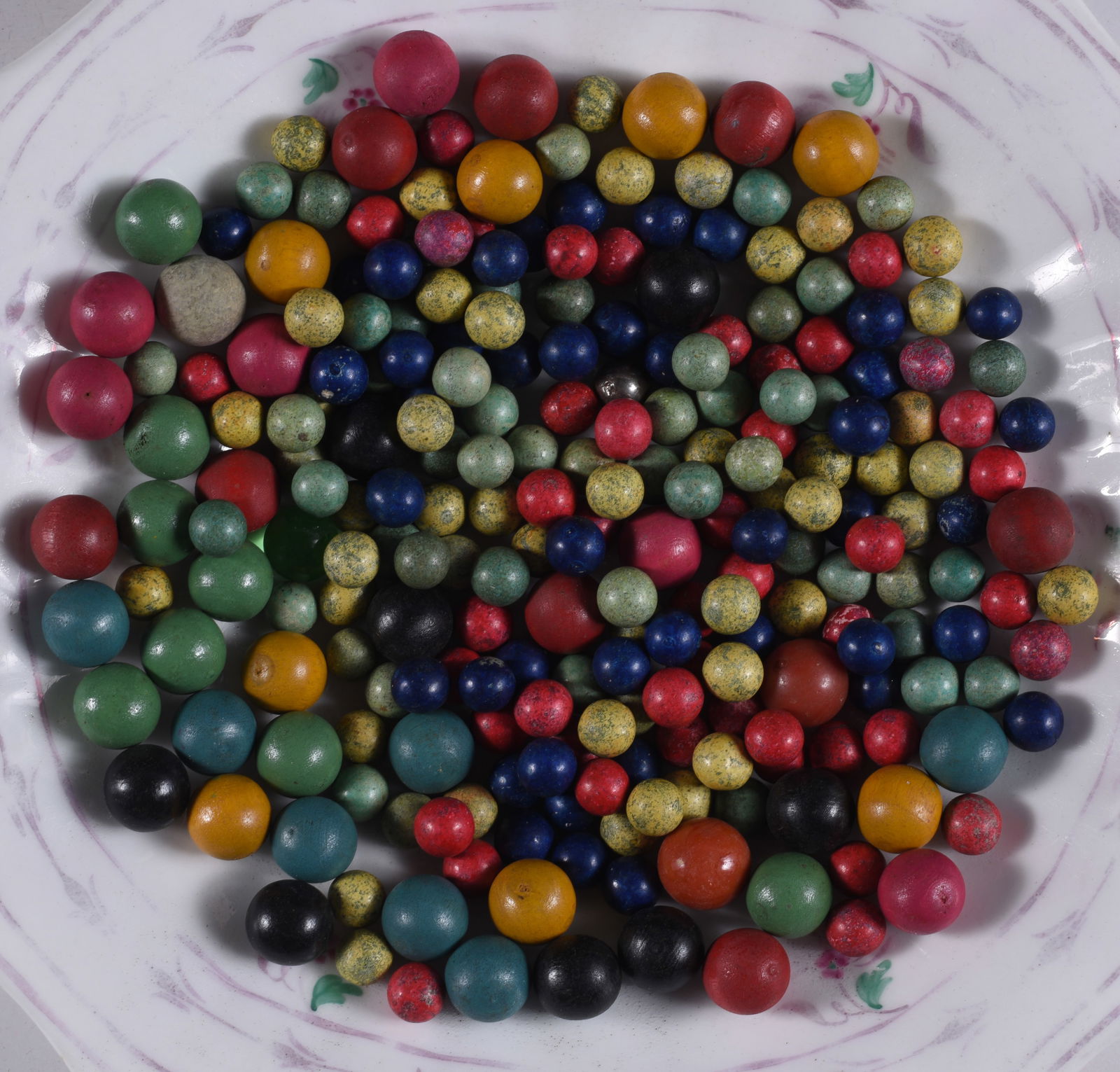 Antique Marbles, Marble Collection: all items are sold as is. We will combine shipping on multiple lots. If you see it in the picture that’s what your buying. Look at the pictures good no refunds all sales are final.