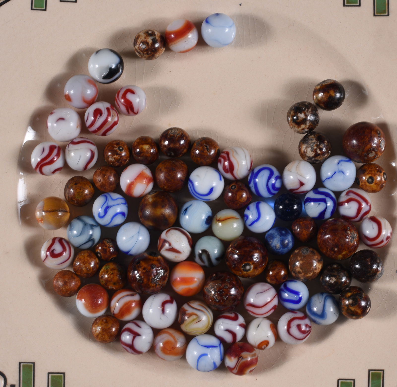 Antique Marbles, Marble Collection: all items are sold as is. We will combine shipping on multiple lots. If you see it in the picture that’s what your buying. Look at the pictures good no refunds all sales are final.