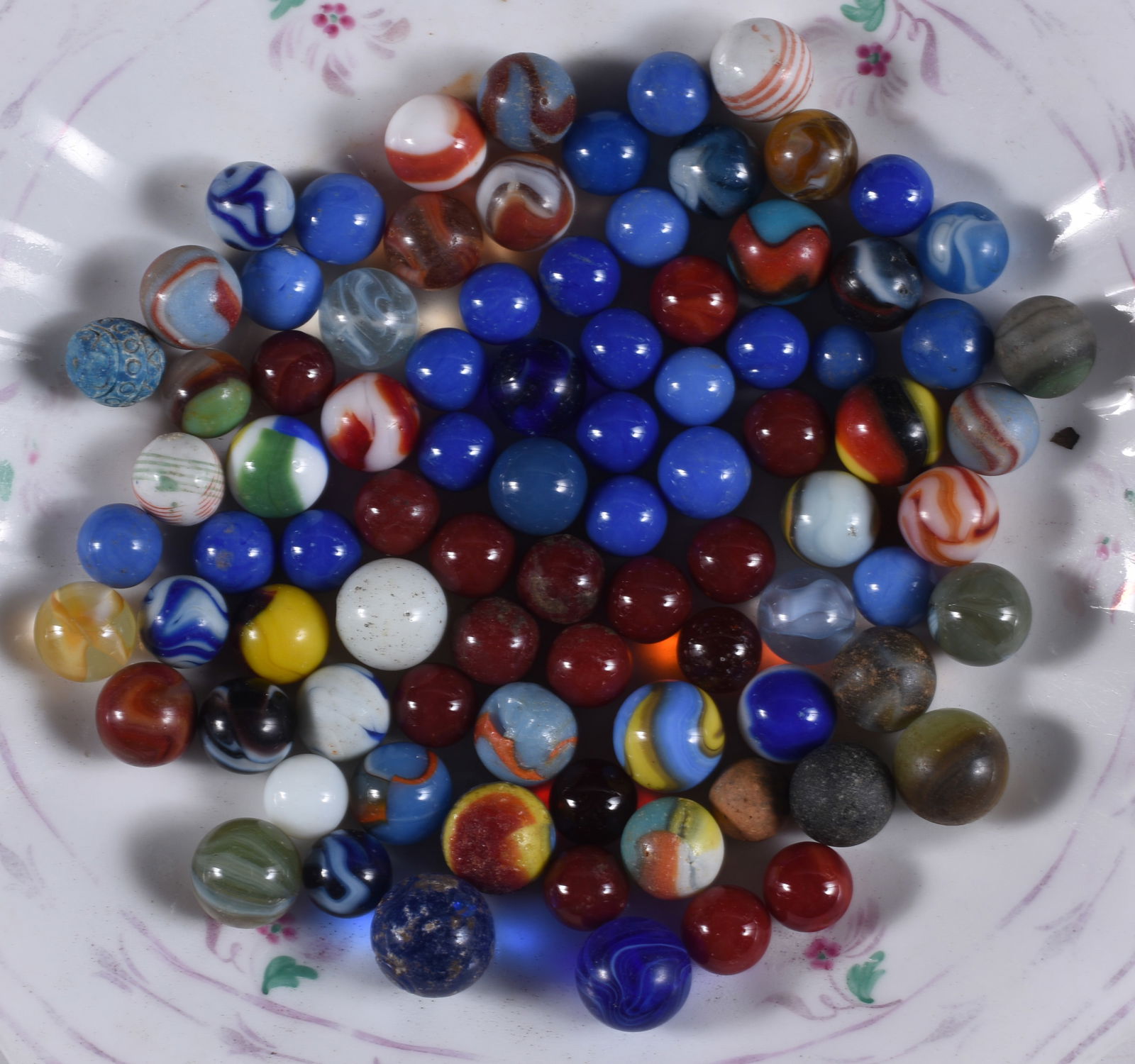 Antique Marbles, Marble Collection: all items are sold as is. We will combine shipping on multiple lots. If you see it in the picture that’s what your buying. Look at the pictures good no refunds all sales are final.