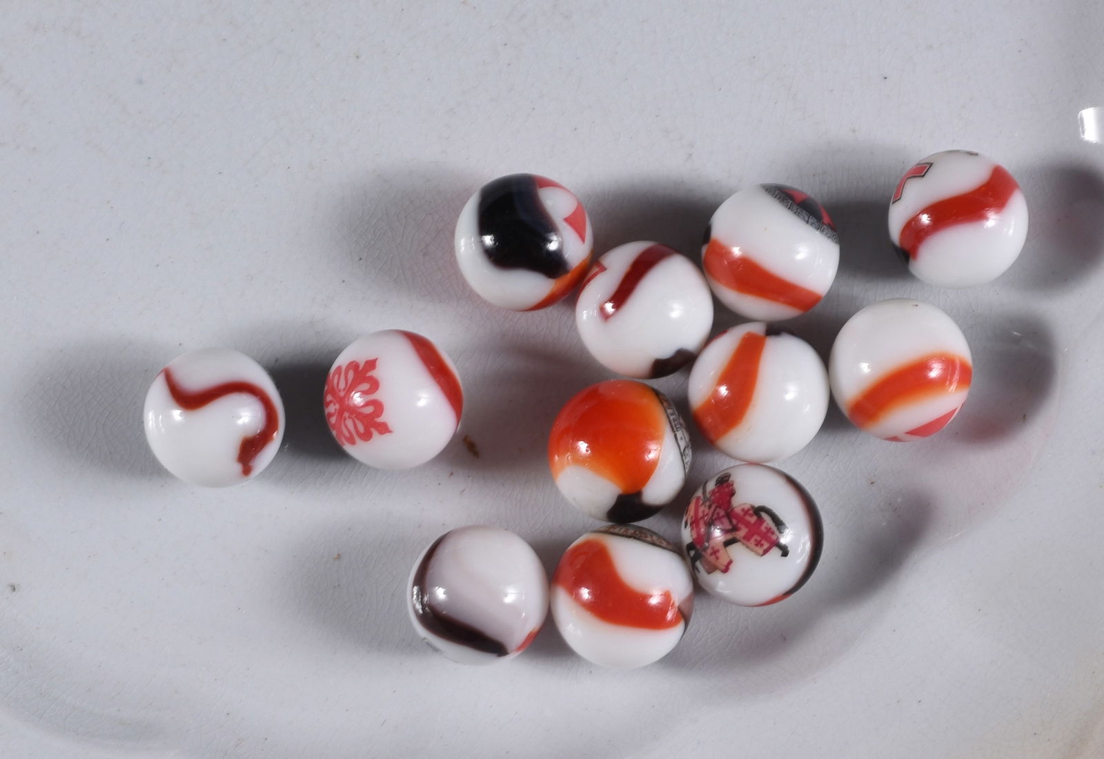 Antique Marbles, Marble Collection: all items are sold as is. We will combine shipping on multiple lots. If you see it in the picture that’s what your buying. Look at the pictures good no refunds all sales are final.