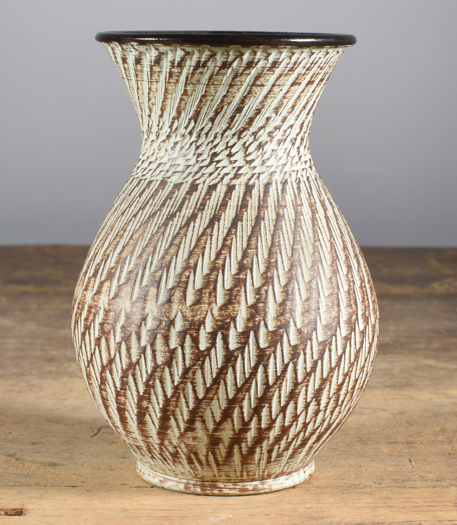 Pottery Vase: 6" items are estate condition, they have been collected over the last 40 years and are now coming out to be sold again. See photos for details.