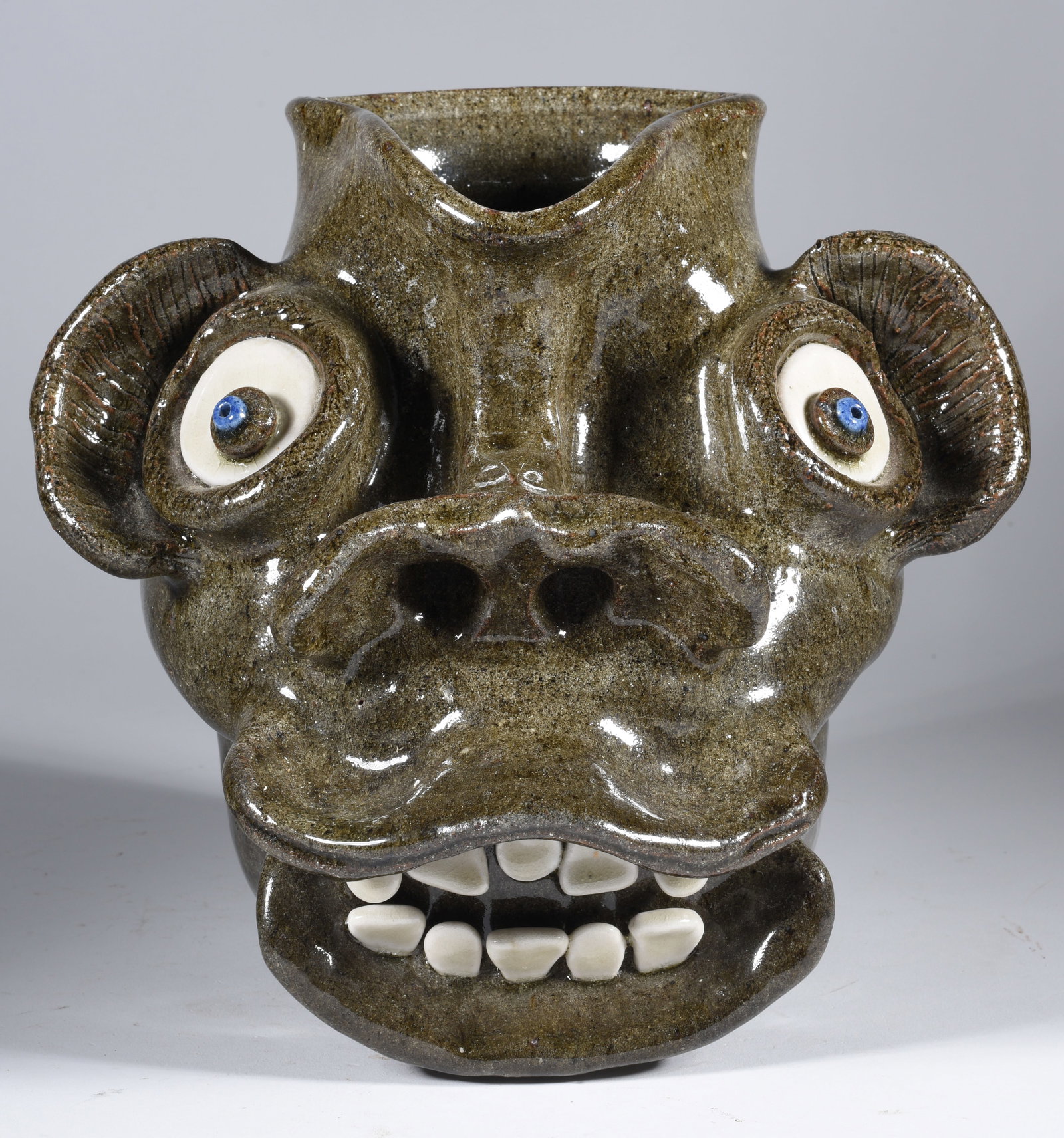 Ronald Jordan Face Jug (1 of 3)