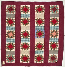 Early 20th Century American Textile Hand Made Quilt