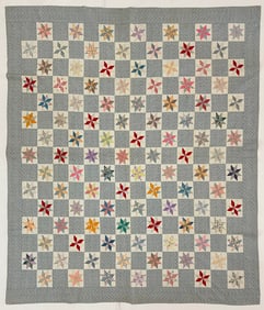Early 20th Century American Textile Hand Made Quilt