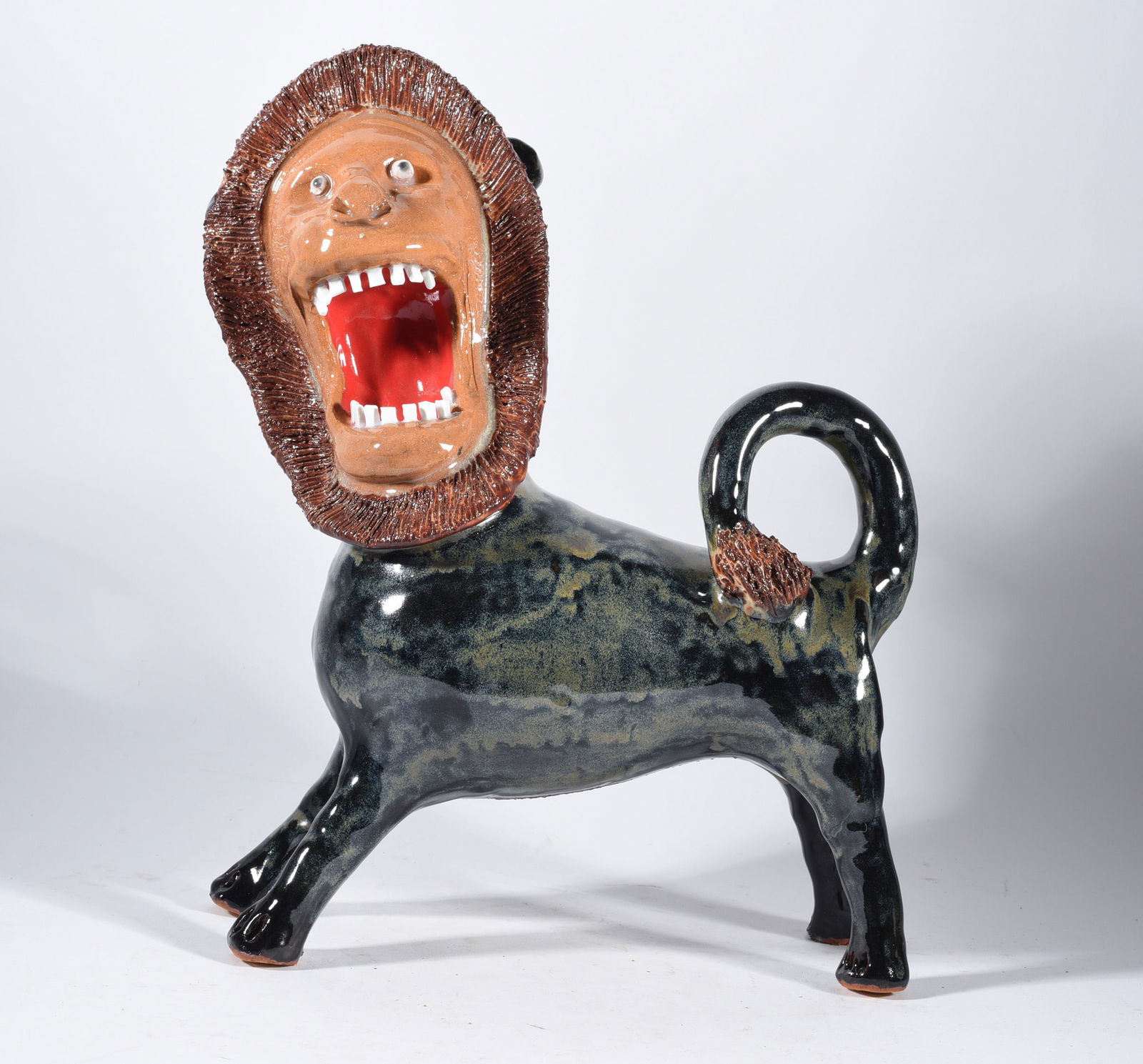 Marvin Bailey Pottery Lion (1 of 5)
