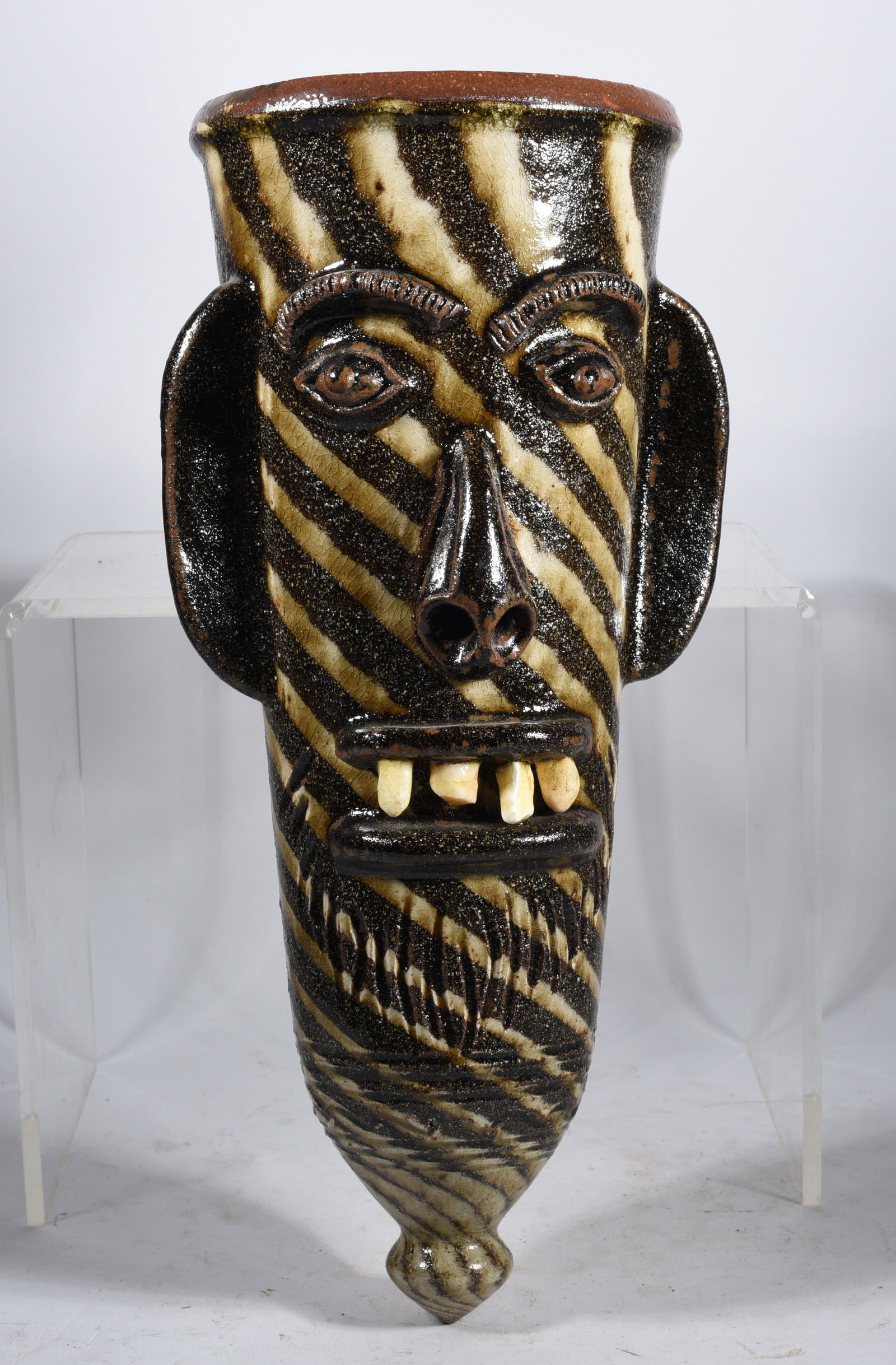 AV Smith Swirl Wall Pocket (1 of 5)