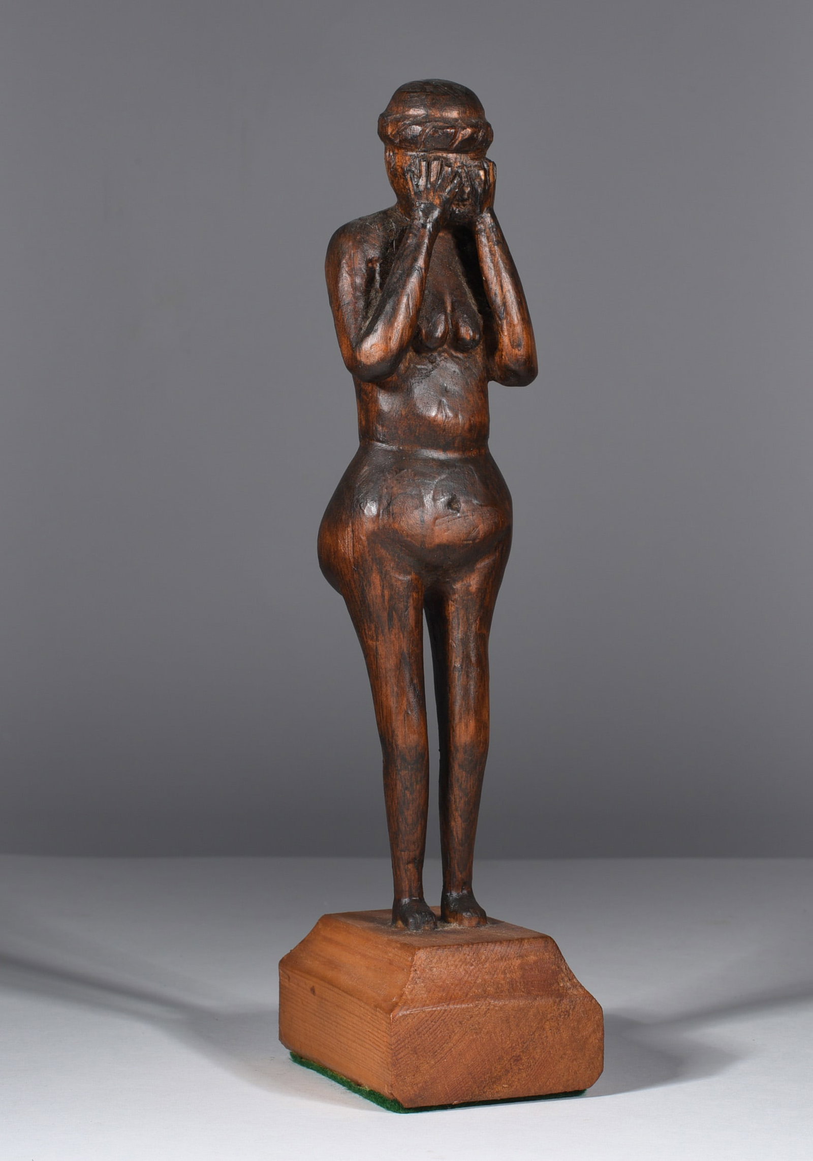 American Wood Carved Sculpture: 9-1/2" carved wood, ca. 1920 - 1940. from the collection of Larry Hackley.