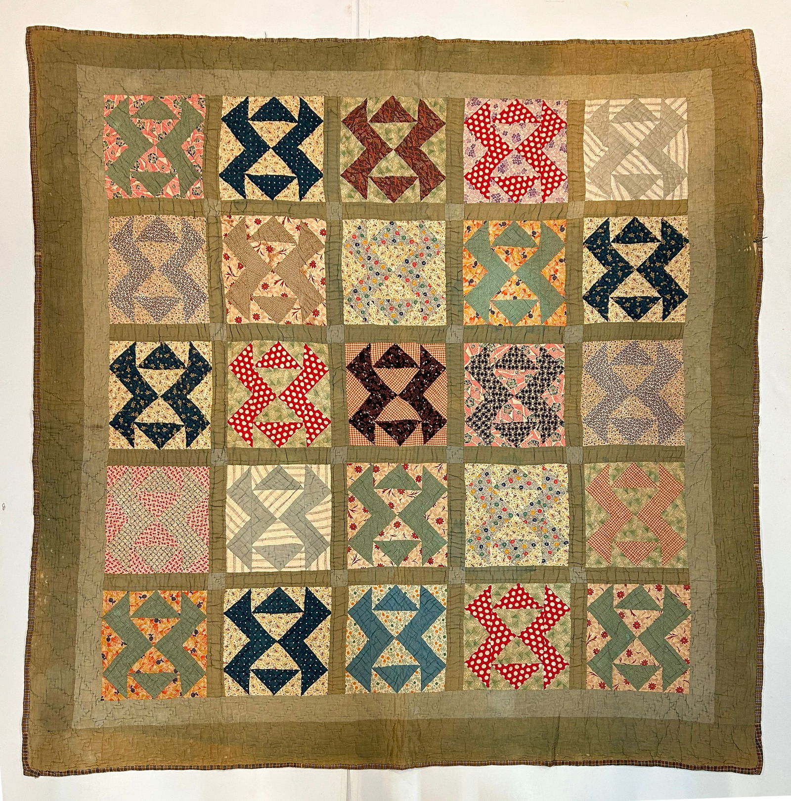 American Textile Quilt ca. 1900 (1 of 5)
