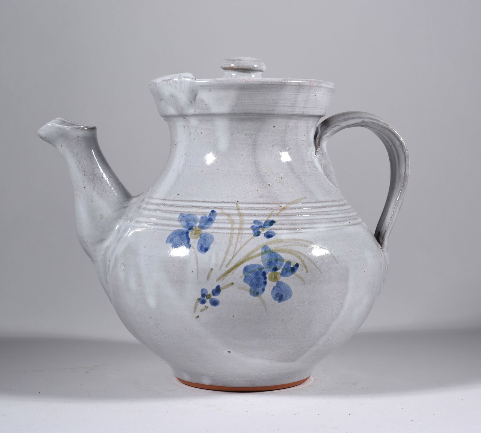 ML Owens Pottery Tea Pot (1 of 3)