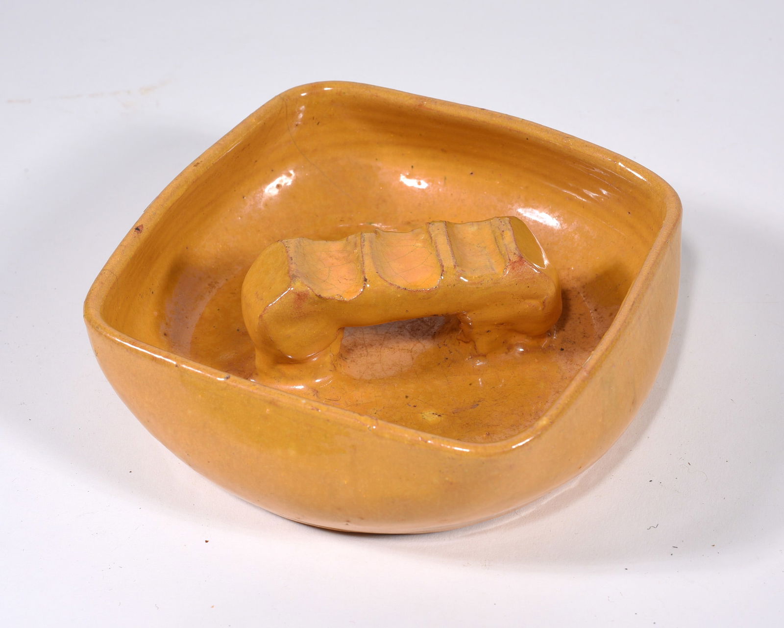 AR Cole Pottery Ashtray (1 of 2)