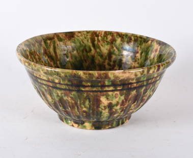 Sponge Decorated Mixing Bowl: 8" x 4" all items are from the Collection of Mary Wells. Antique collection and other collectibles. Please see photos for condition. Shipping will be done by a 3rd party shipping using live auctioneer