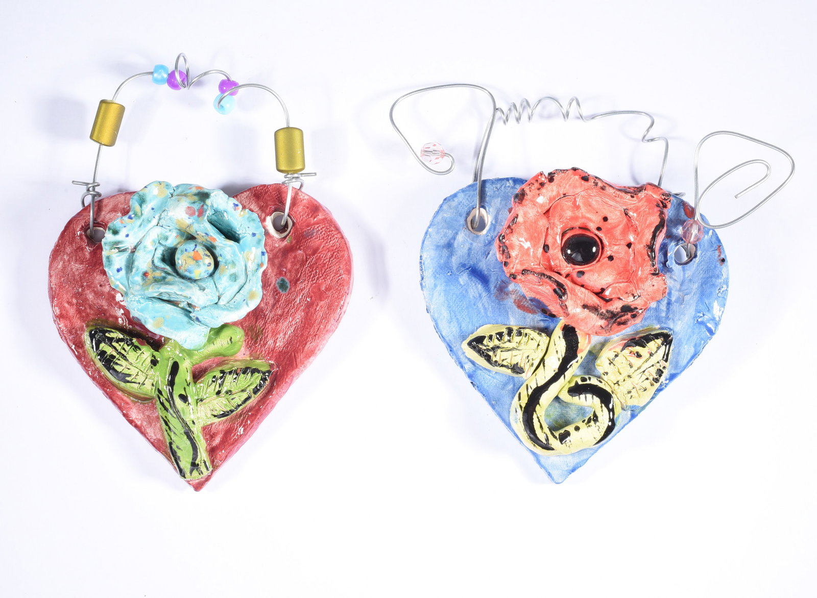 Pottery Wall Hanging Flowers: 6" x 6", 6" x 6" all items are from the Collection of Mary Wells. Antique collection and other collectibles. Please see photos for condition. Shipping will be done by a 3rd party shipping using live a
