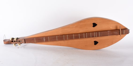 Dulcimer with Hearts