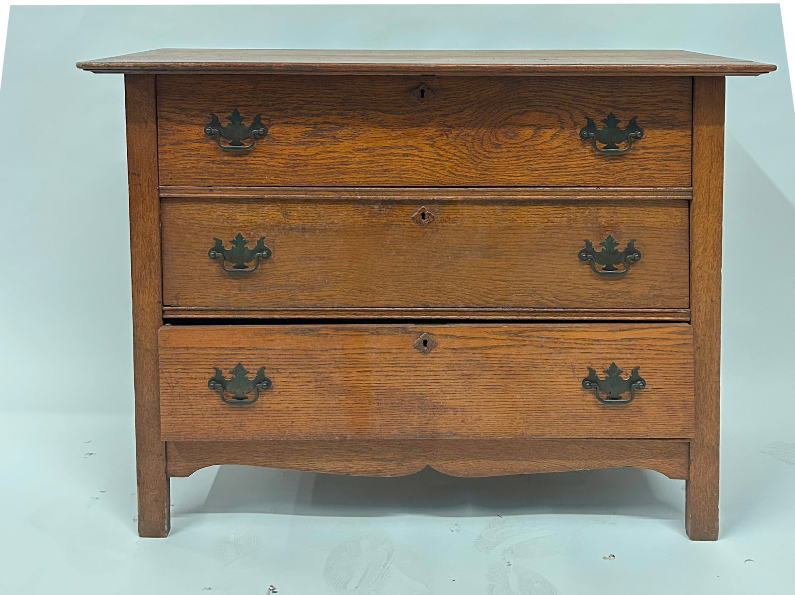 ca. 1900 Oak Dresser: sizes are found under condition tab and are for shipping purposes. all sizes are approximate for shipping purposes. all items are from a single owner estate collection. Please see photos for details o