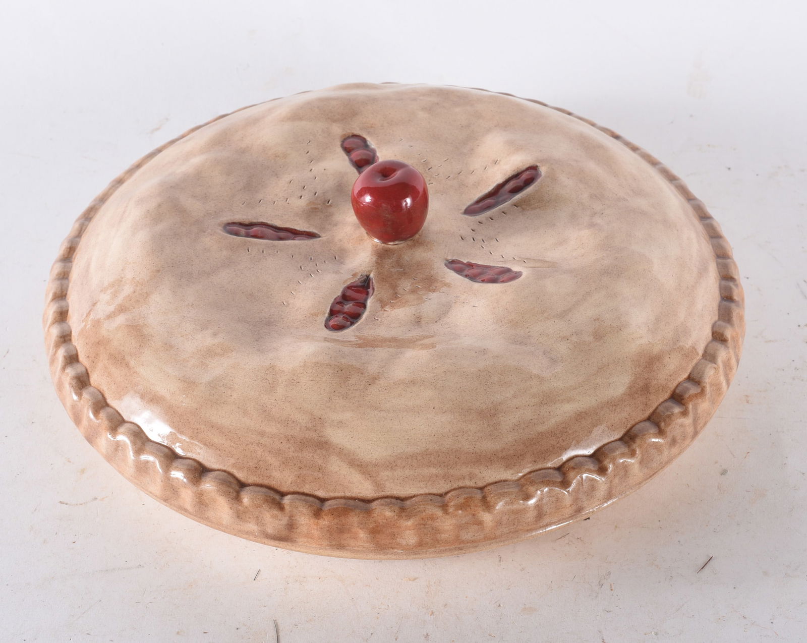 Vintage Ceramic Covered Pie Plate (1 of 3)