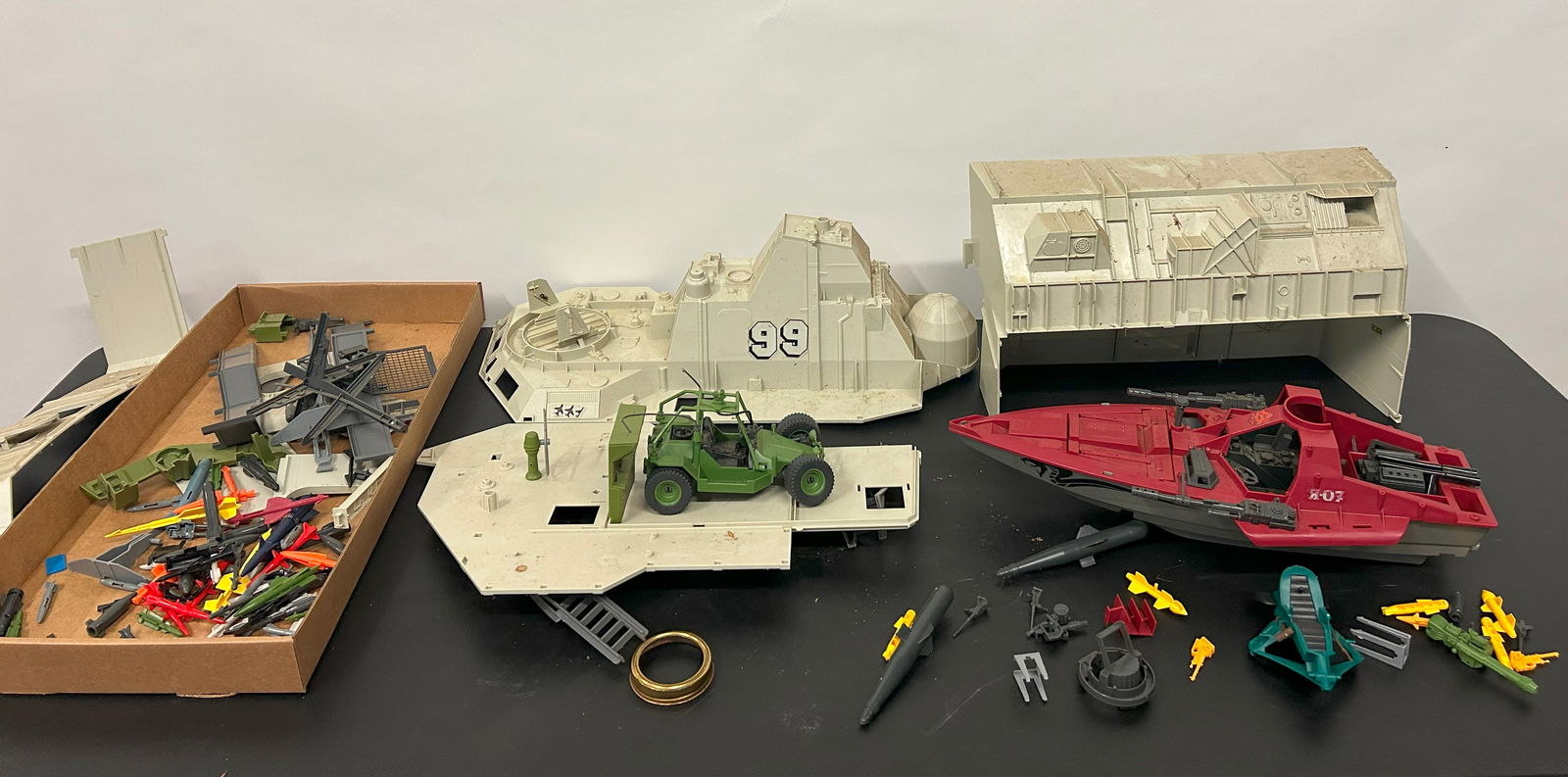 Vintage GI JOE toys (1 of 7)