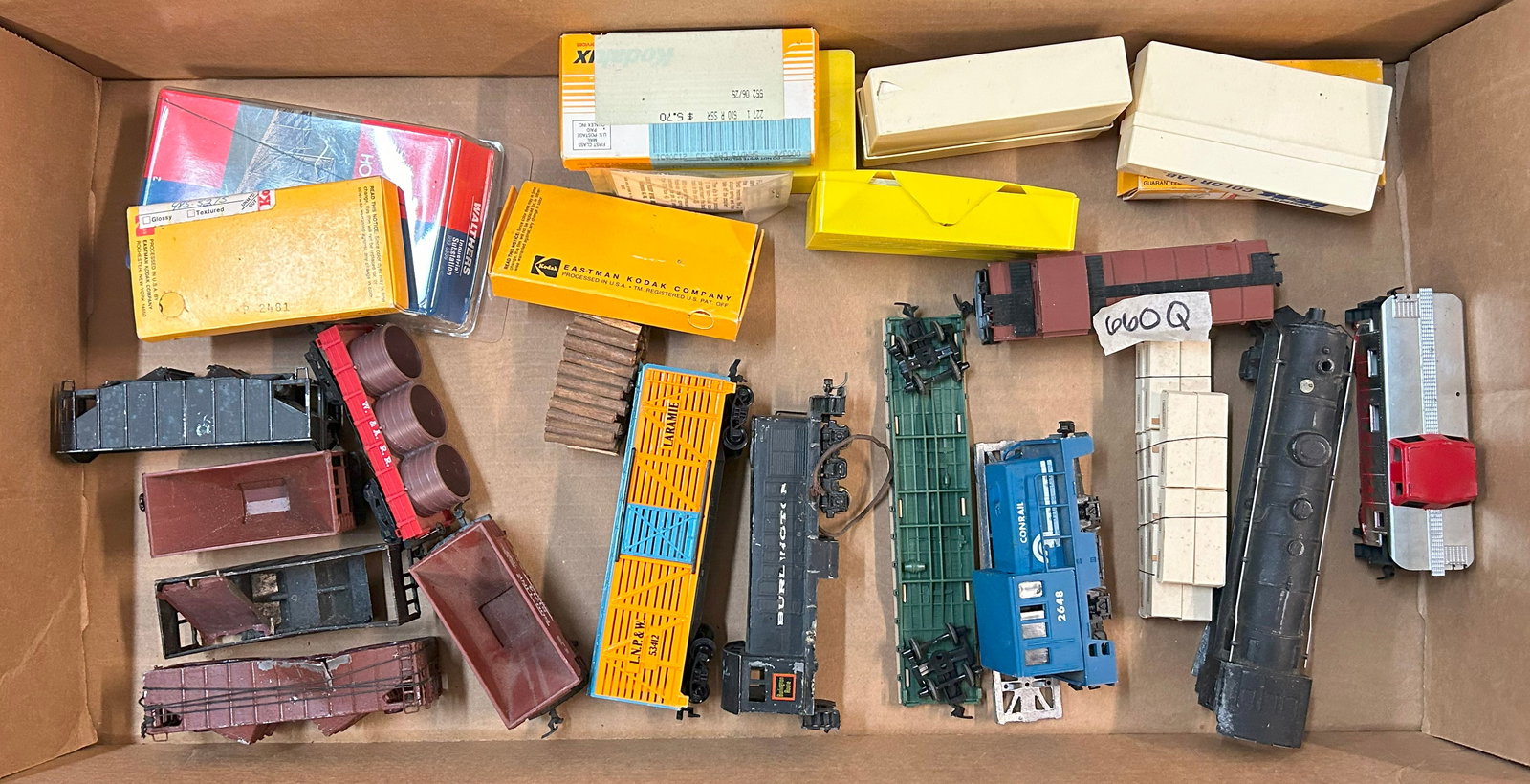 Vintage HO Scale Train Group (1 of 1)