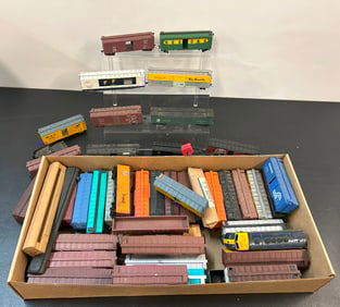 Vintage HO Scale Train Group