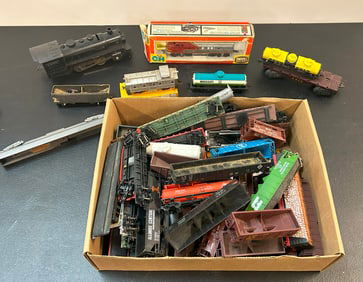 Vintage HO Scale Train Group