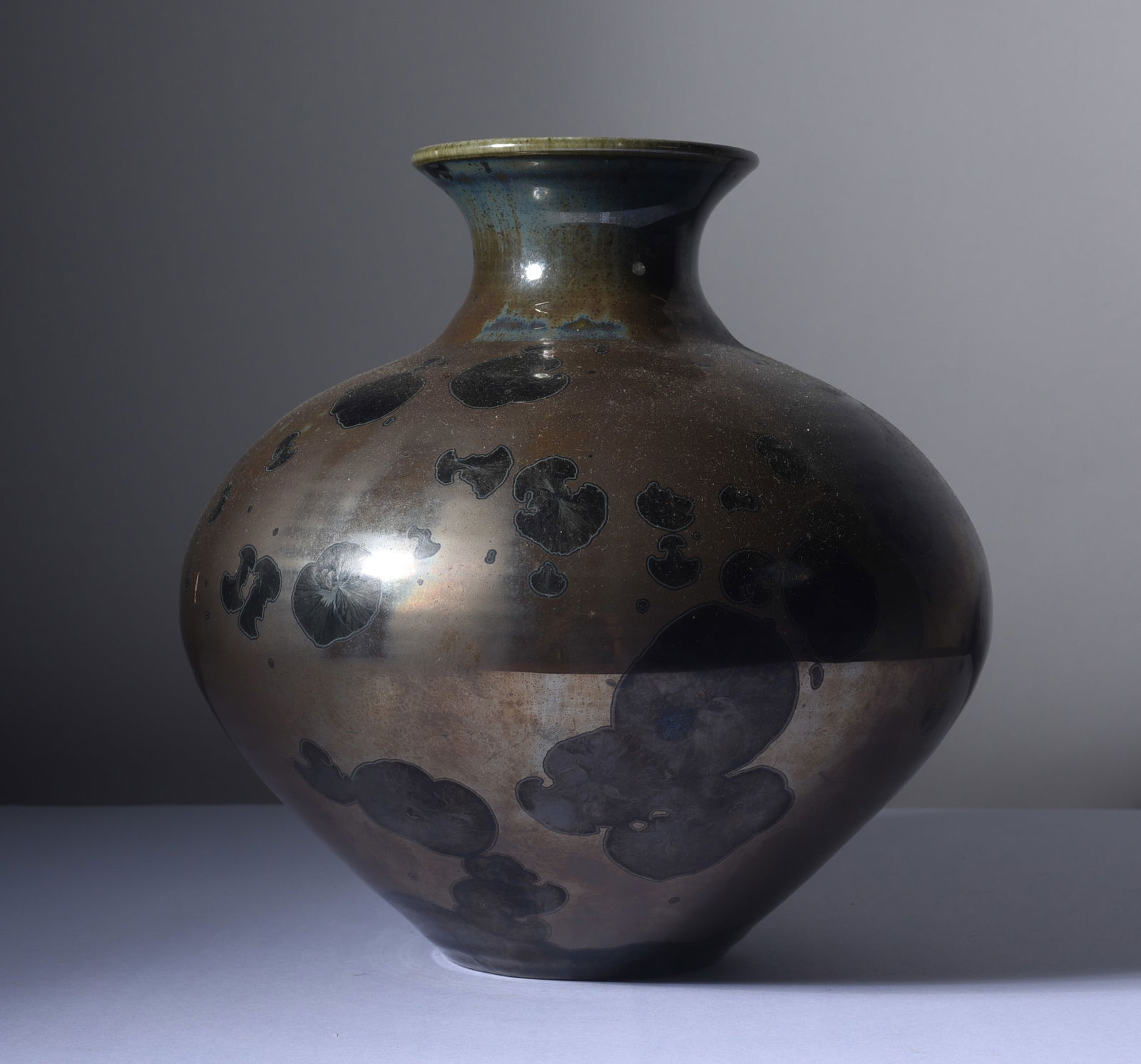 North Carolina Crystaline Pottery Vase: pottery vase in the fantastic crystaline glaze. Signed. Condition is excellent