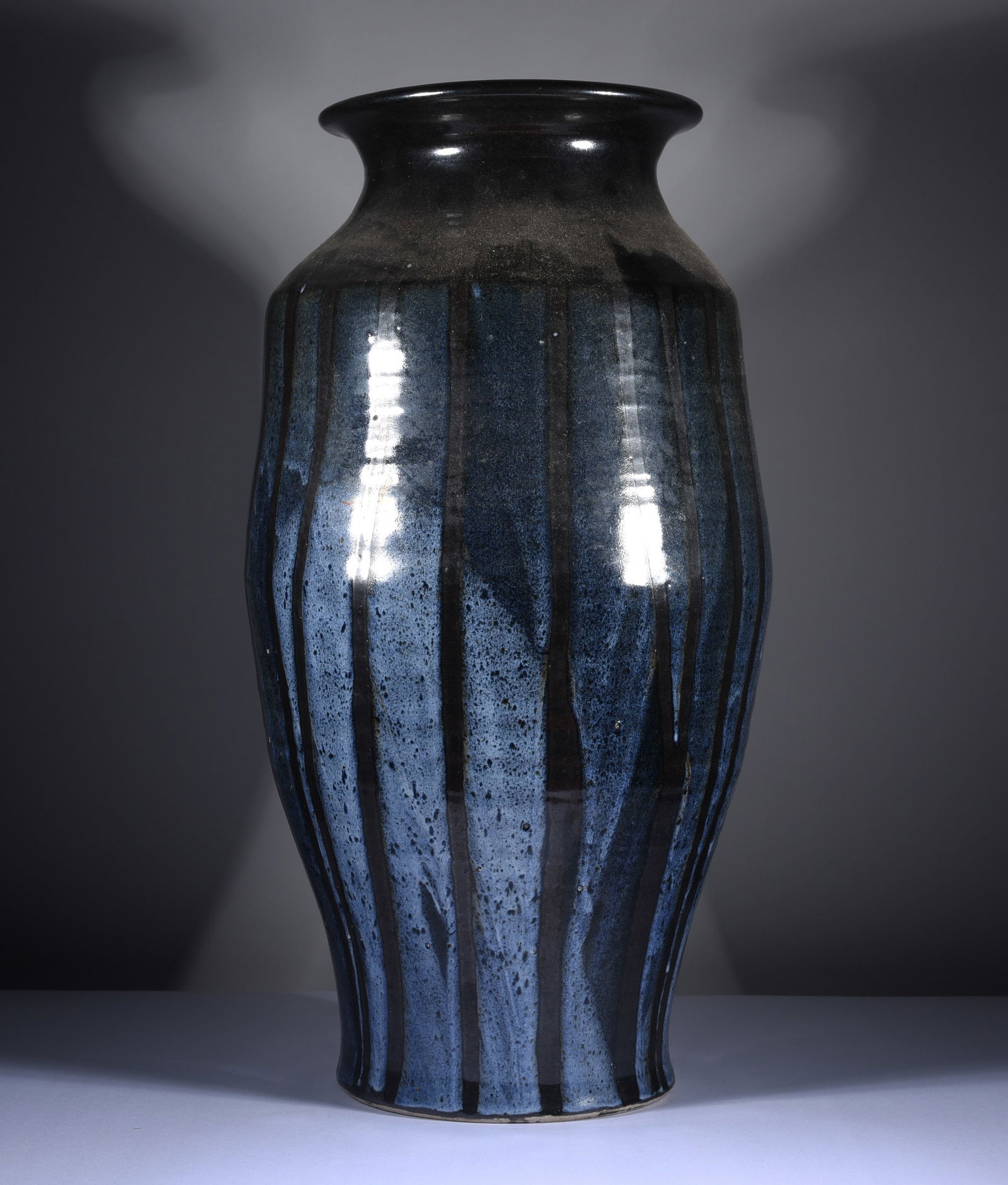 North Carolina Large Floor Vase with Beautiful Glaze (1 of 3)